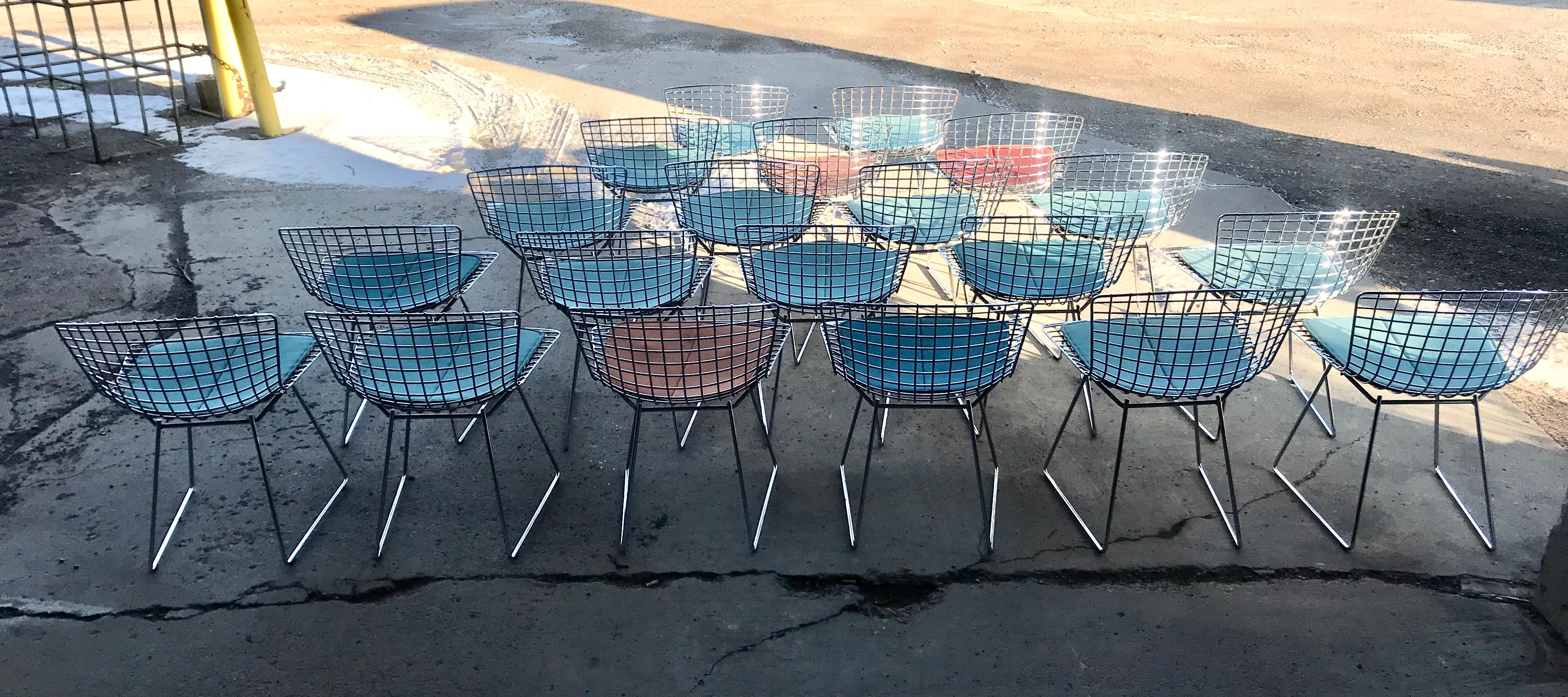 Set of 20 Vintage Chrome Bertoia Side Chairs by Knoll 1