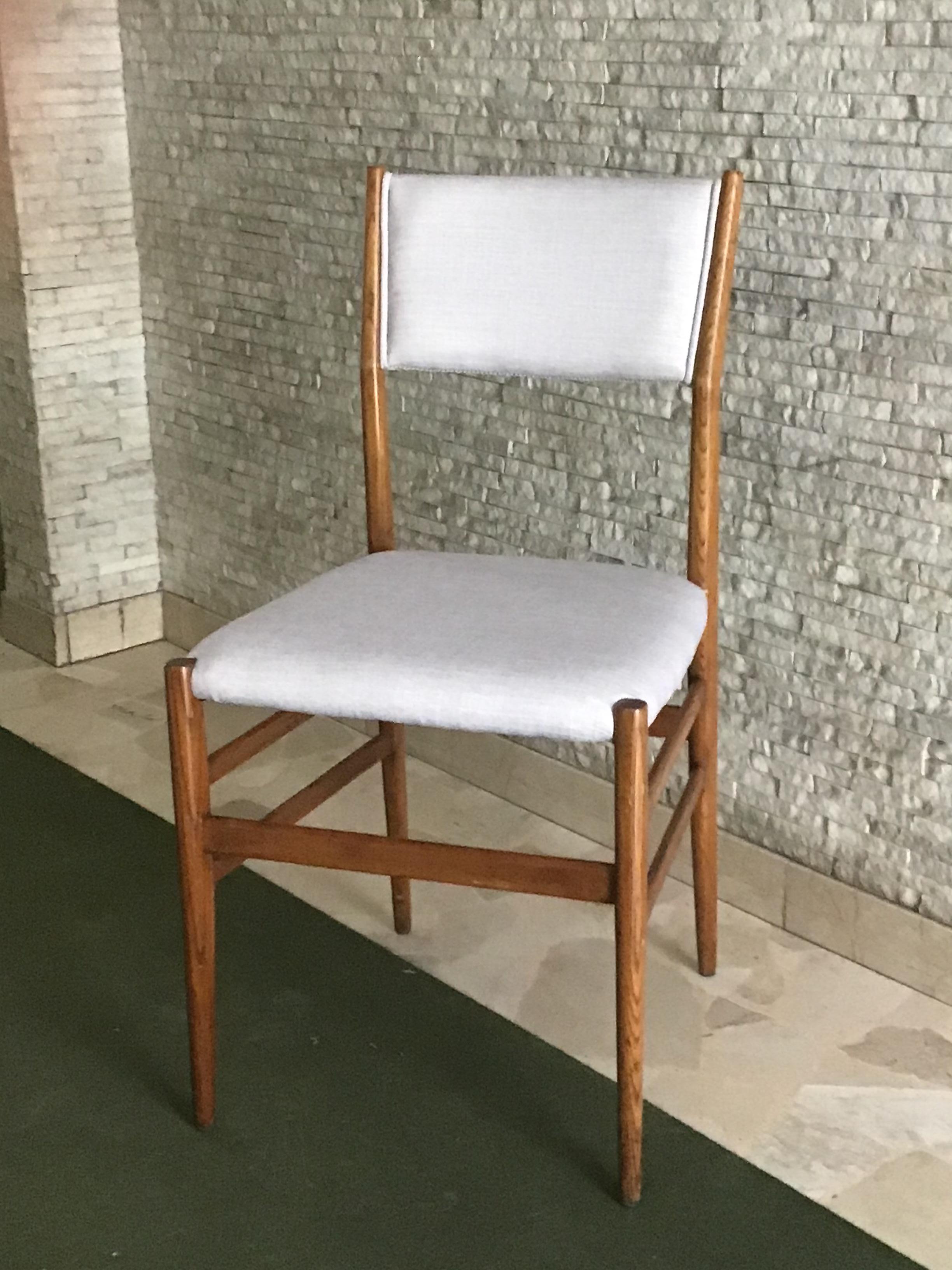 Set of 2 Gio‘ Ponti Leggera Model 646 Chairs Wood 1950 for Cassina, Italy 5