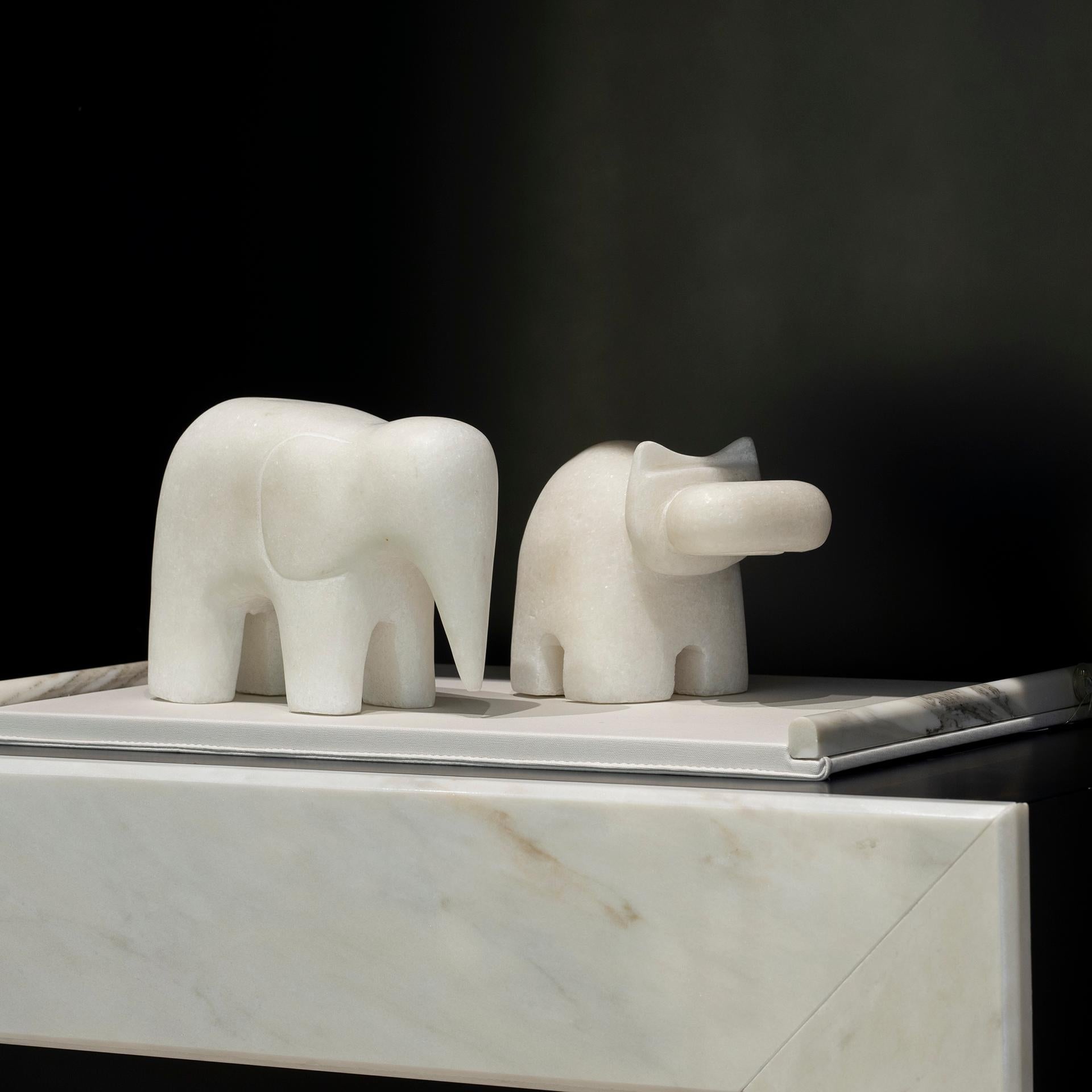 Set/3 Animals Pigmeo, Calacatta Bianco Marble, Lusitanus Home Collection by Lusitanus Home.

Handcrafted animal sculptures in Calacatta Bianco Marble, designed to enhance your home decor. A creative work from ancient China that requires precision