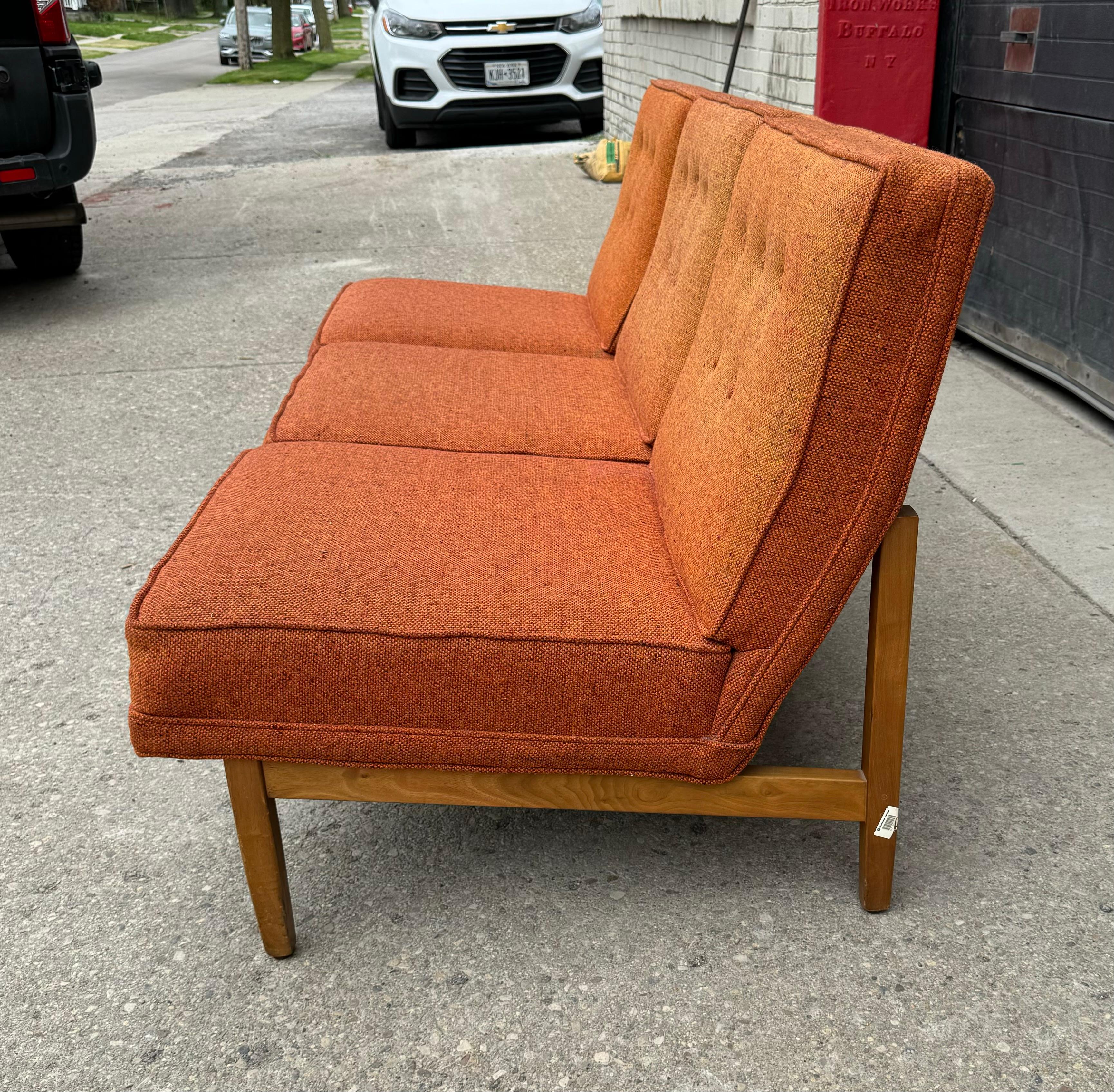 Set 3 Florence Knoll Slipper Chairs (3-seat sofa) . Classic Mid Century Modern For Sale 5