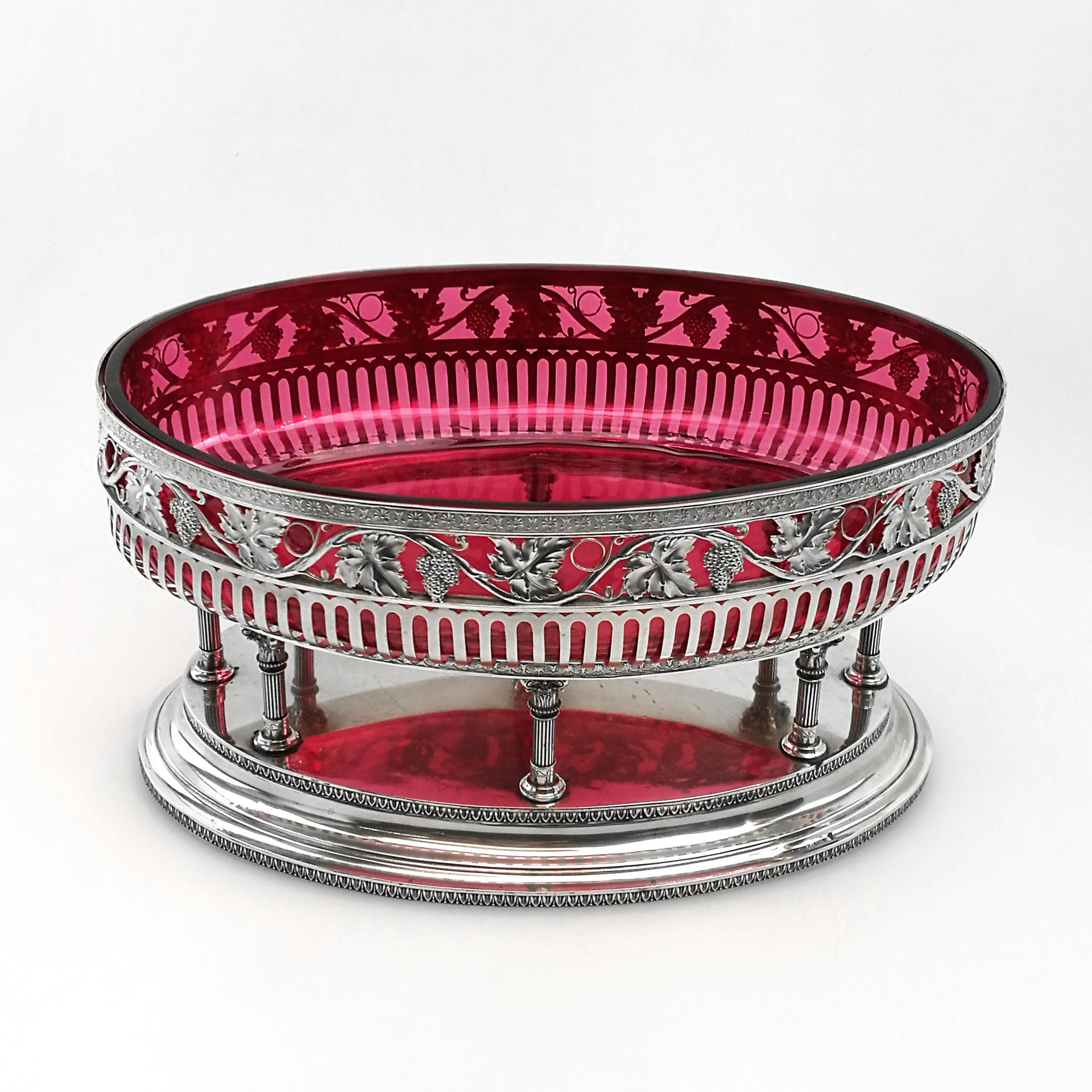 Early 20th Century Set of 3 German Solid Silver Comports / Dishes / Centrepiece, circa 1900