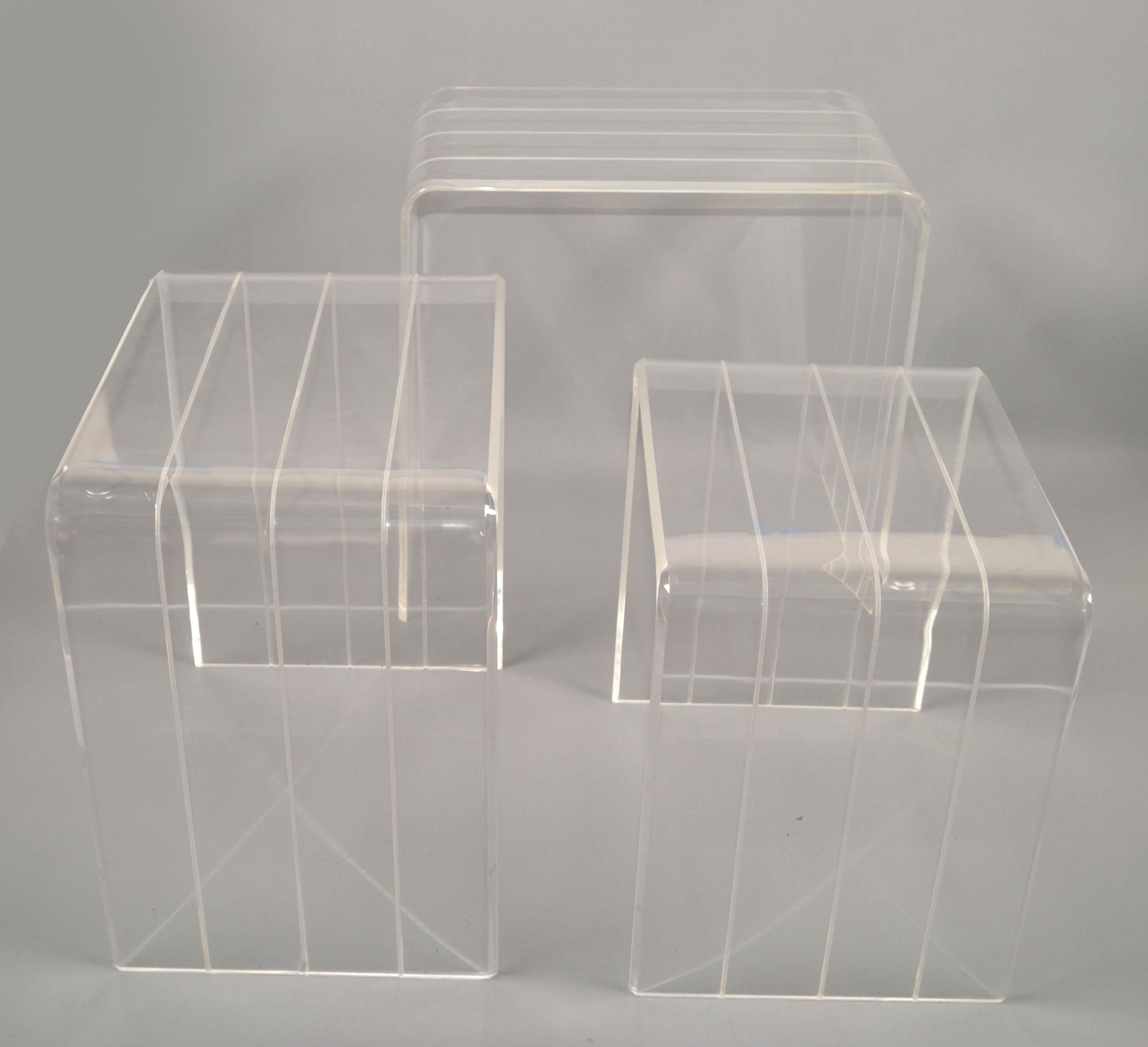 Set 3 Italian Etched Lucite Waterfall Nesting Tables Stacking Tables Stools 1970 For Sale 4