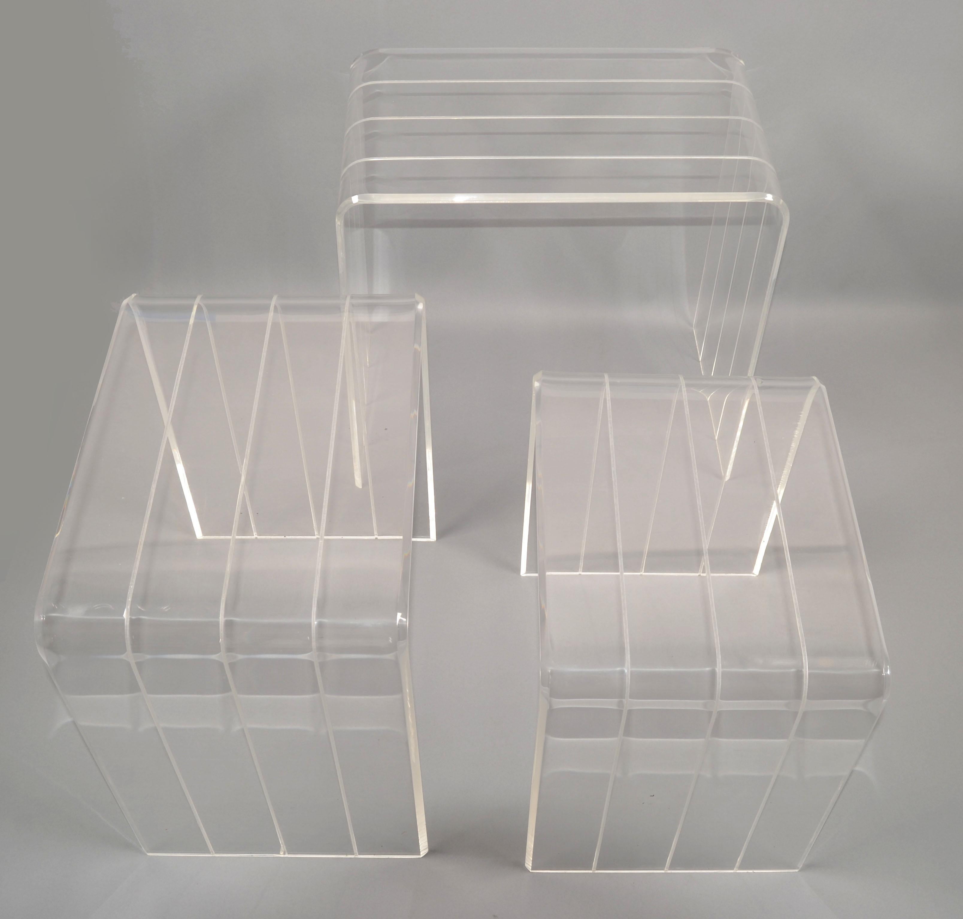 Set 3 Italian Etched Lucite Waterfall Nesting Tables Stacking Tables Stools 1970 For Sale 6