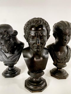 Ensemble de 3 bustes d'empereurs de style néoclassique italien en bronze patiné