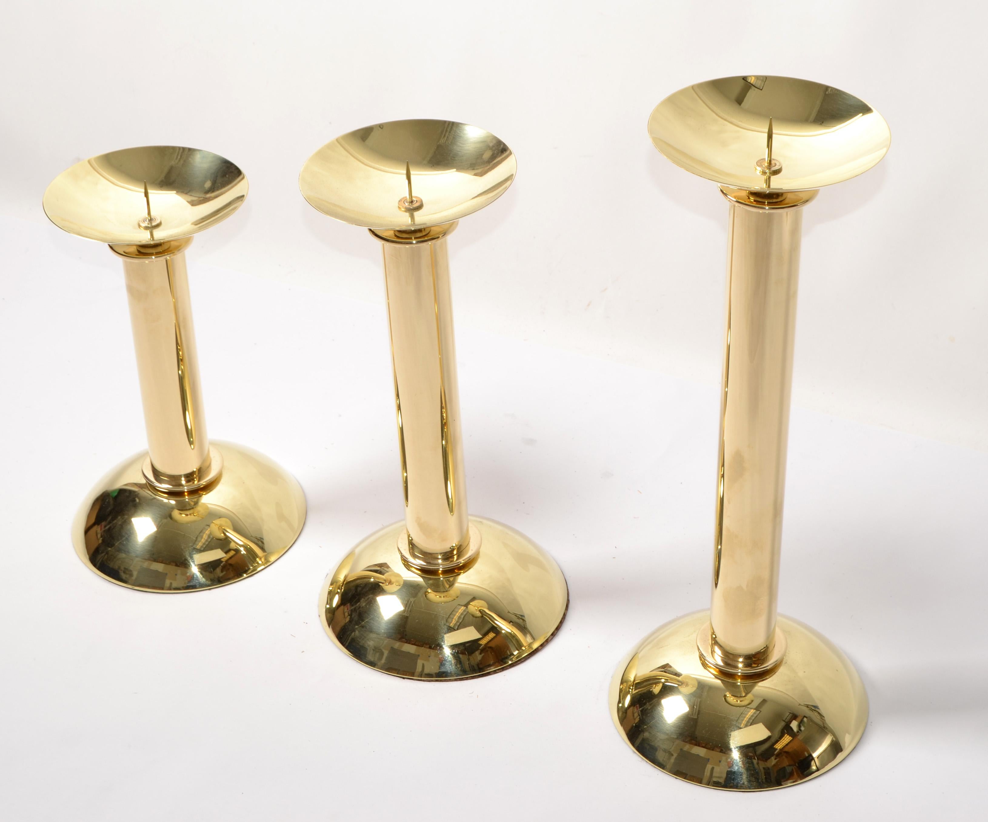 Hand-Crafted Set 3 Karl Springer LTD Polished Brass Nesting Pillar Candlesticks Holders 1985  For Sale