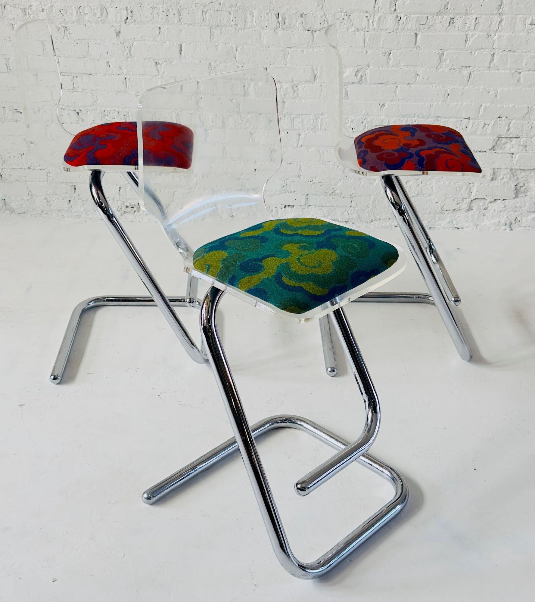 Juego de 3 taburetes de bar de lucita y cromo de Luigi Bardini para Miniforms Italia, 1970 en Bueno estado para la venta en Chicago, IL