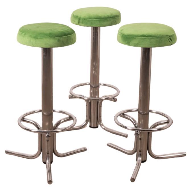 Set of 3 vintage 70s green metal stools Italian design For Sale