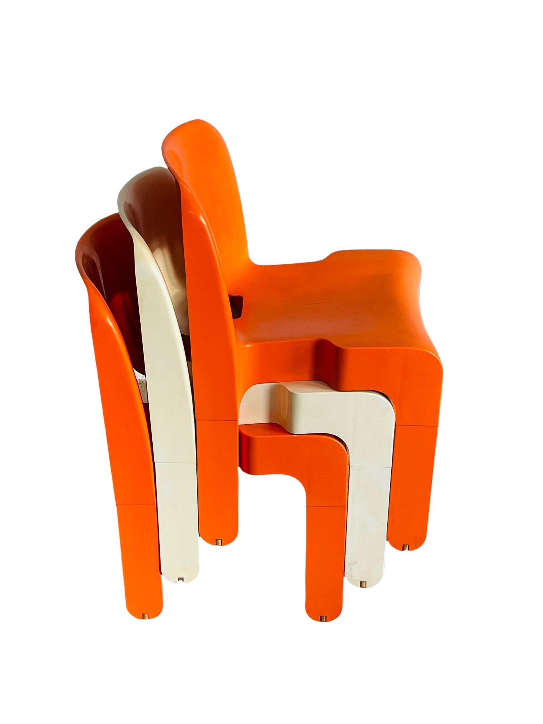 Plâtre Ensemble de 3 chaises empilables de l'ère spatiale par Joe Colombo, 1967, Italie en vente