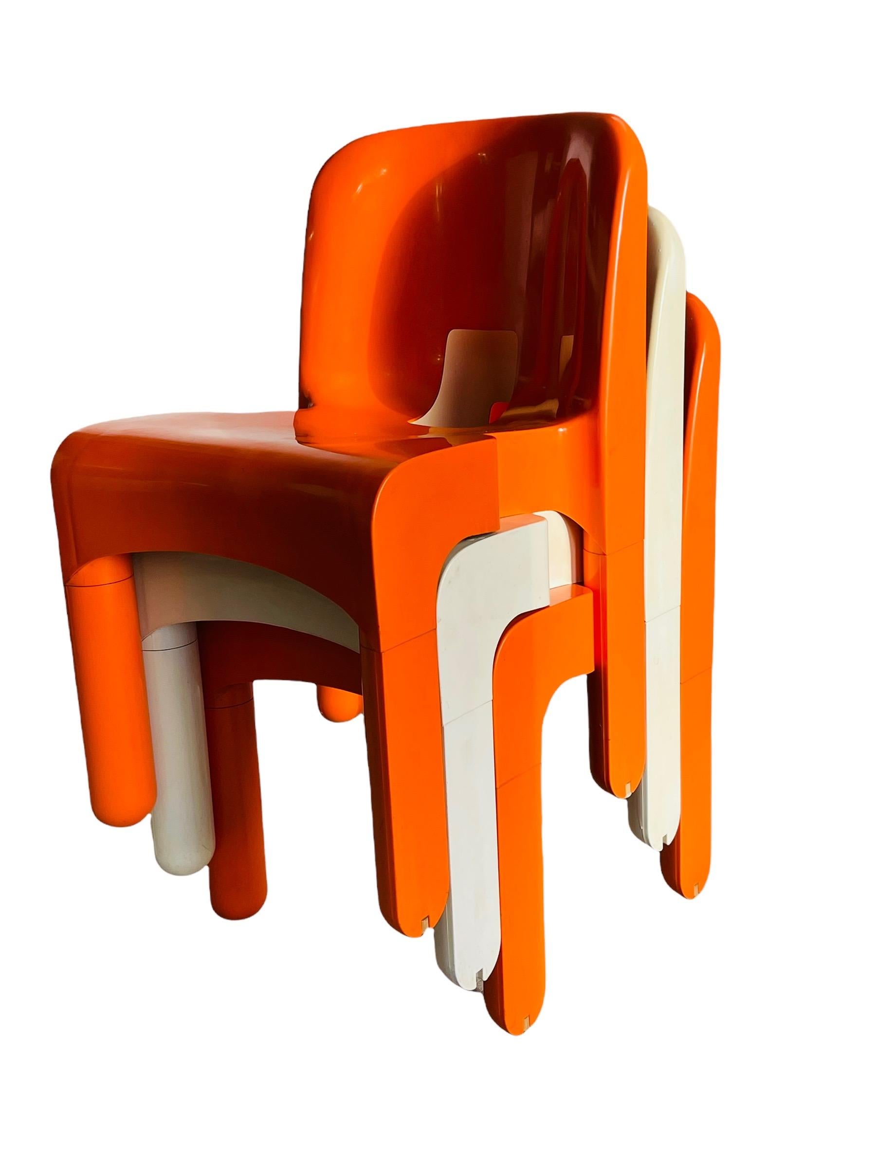 Mid-Century Modern Ensemble de 3 chaises empilables de l'ère spatiale par Joe Colombo, 1967, Italie en vente