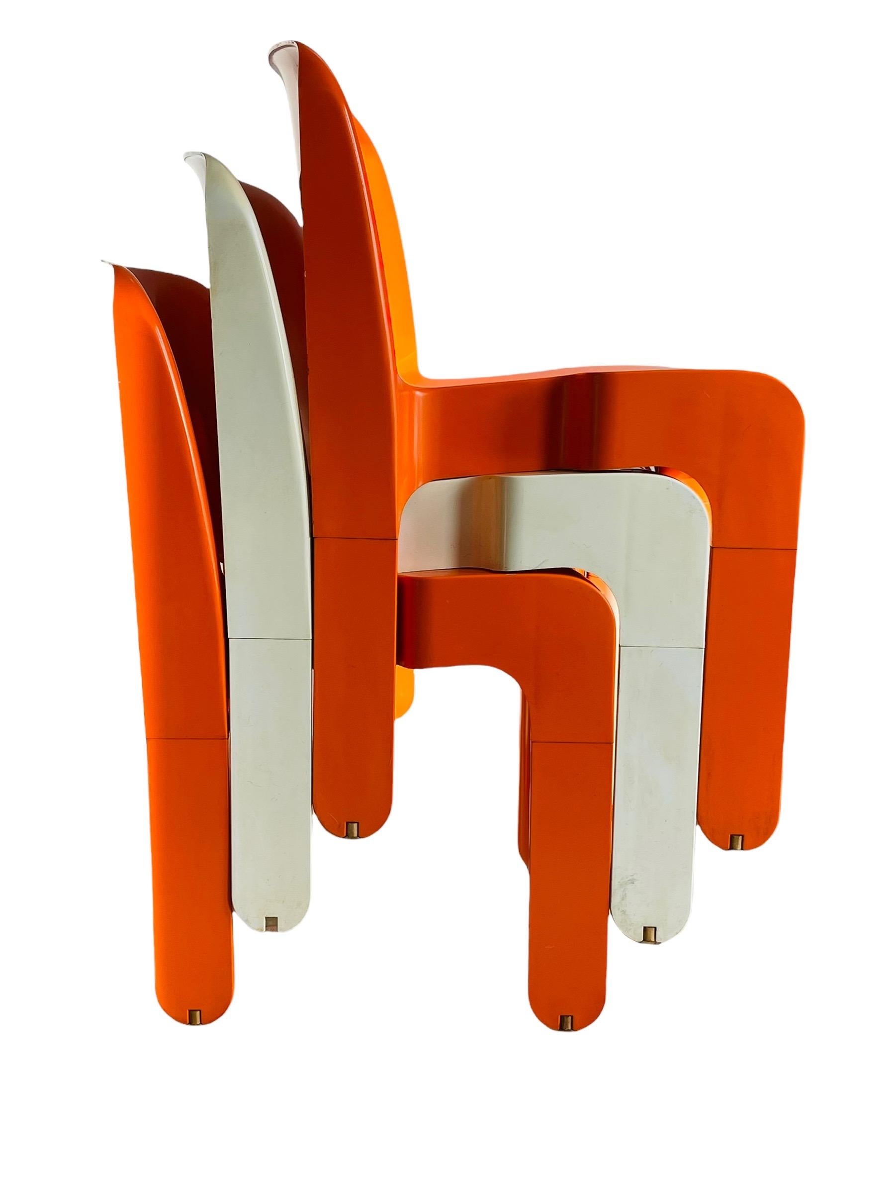 20ième siècle Ensemble de 3 chaises empilables de l'ère spatiale par Joe Colombo, 1967, Italie en vente