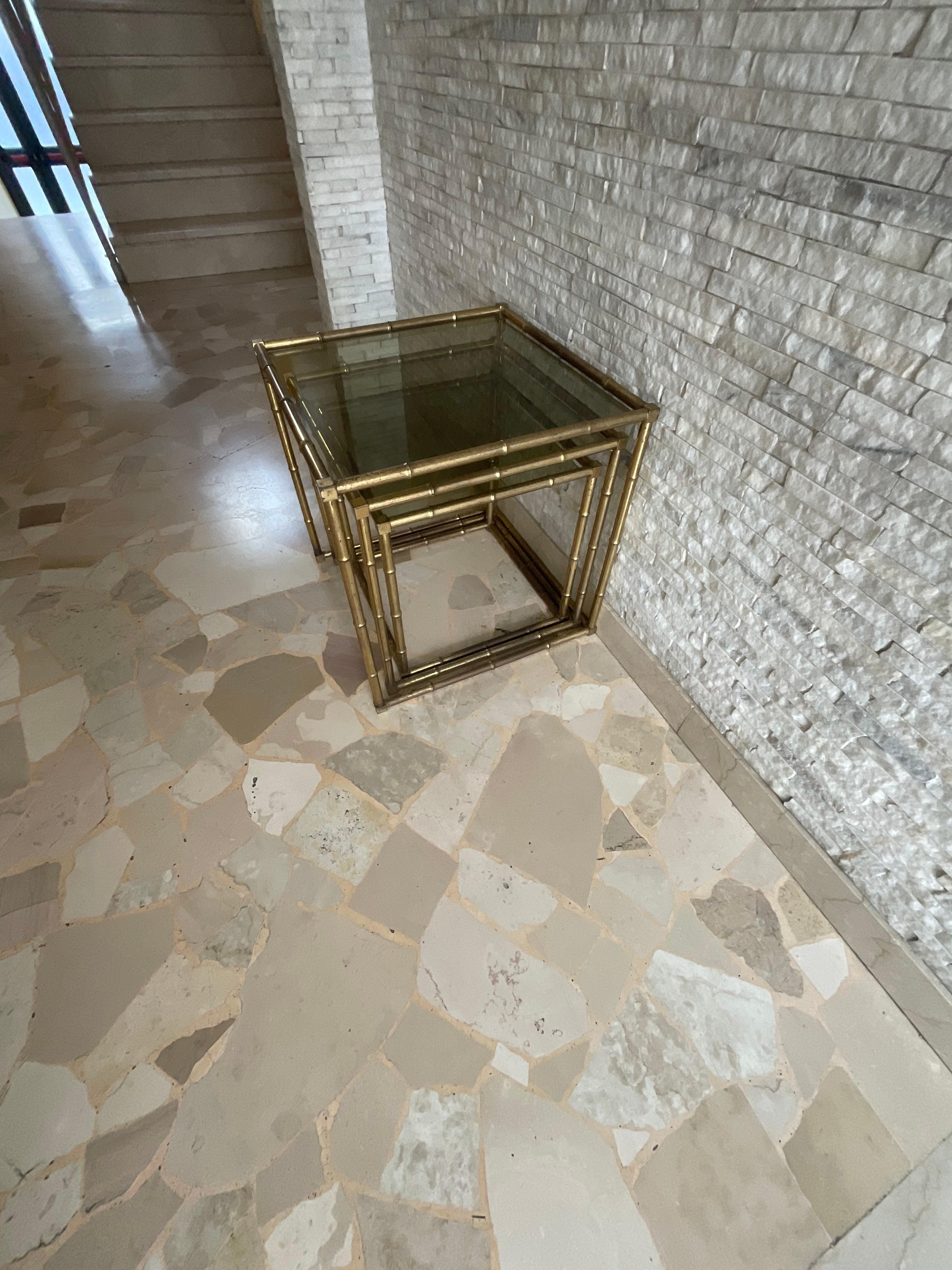 Brass Set of 3 interlocking brass and glass coffee tables 1960s For Sale