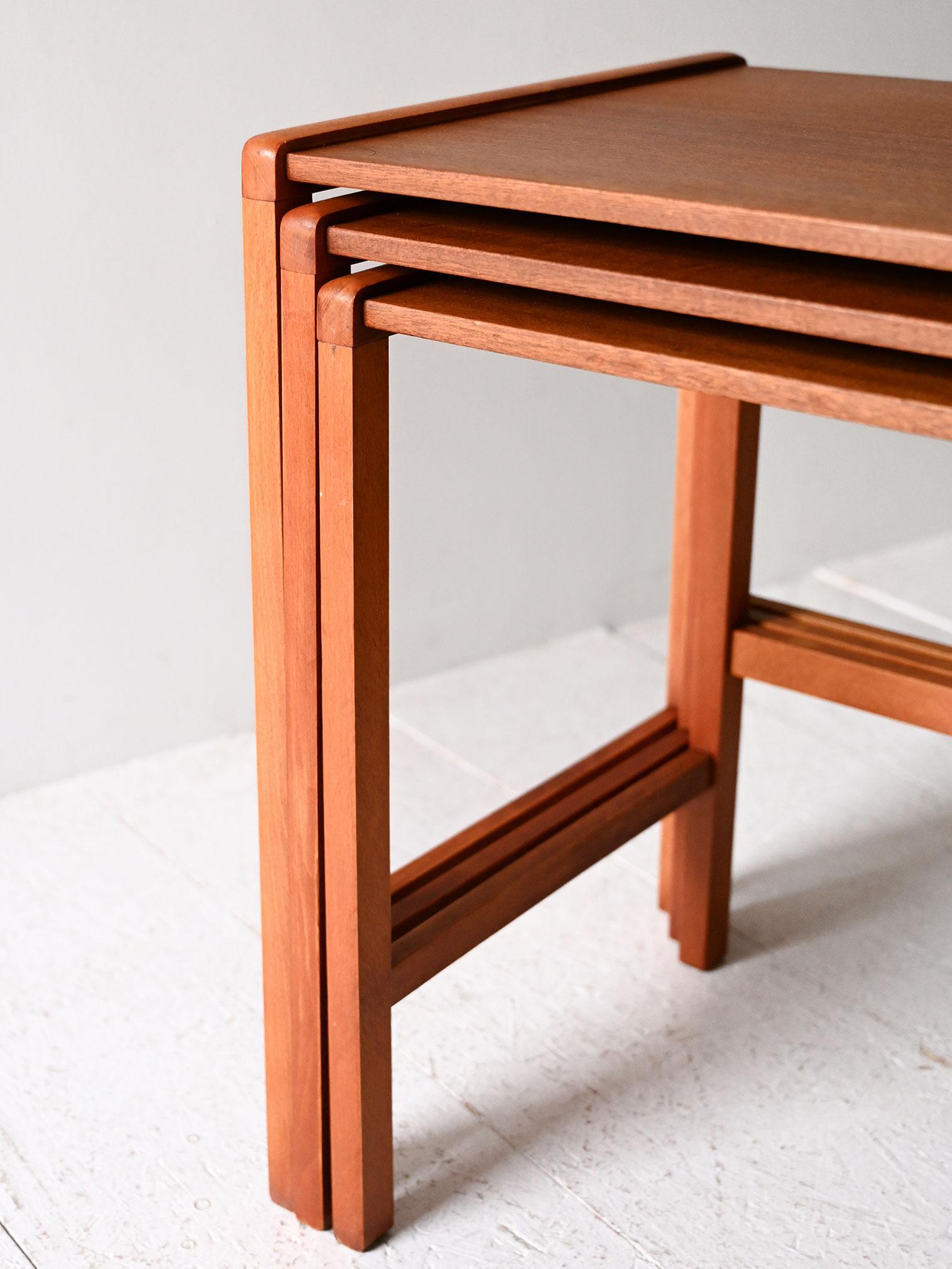 Mid-20th Century Set 3 tavolini scandinavi vintage in teak in vendita