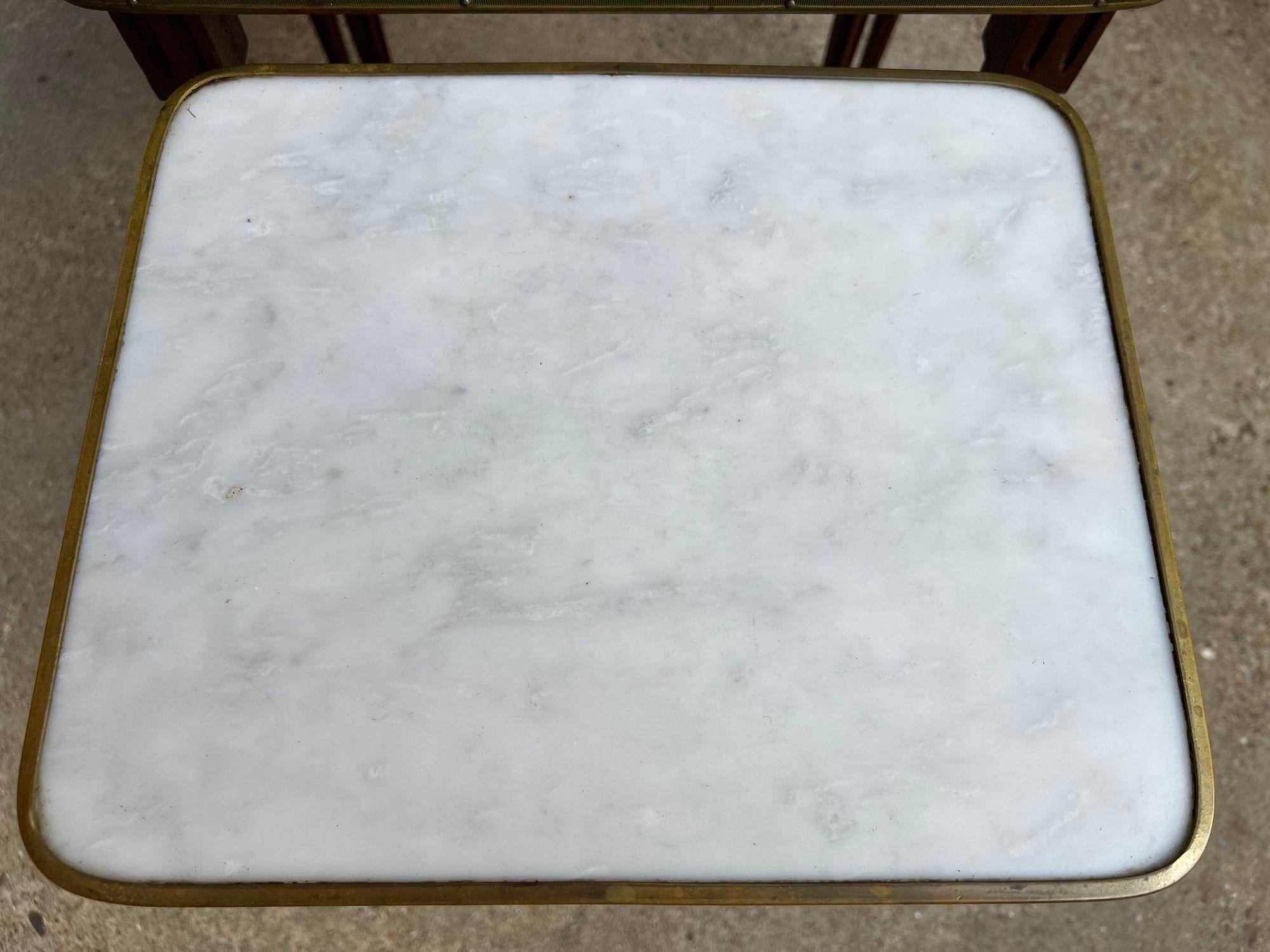 Set 3 Vintage Französischer Schachteltisch WHITE MARBLE Mahagoni Louis XVI Maison Jansen, Louis XVI im Angebot 12