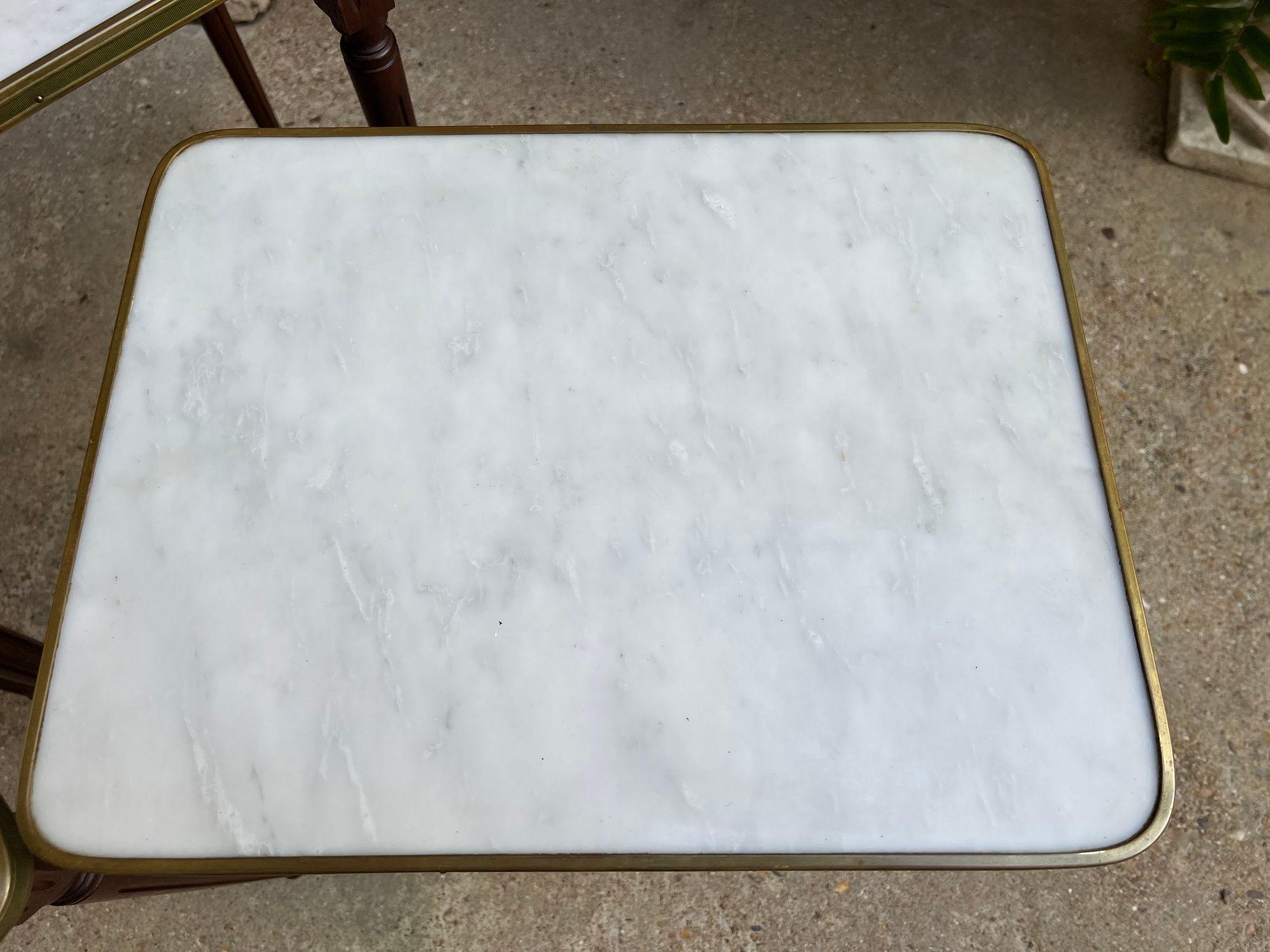 Set 3 Vintage Französischer Schachteltisch WHITE MARBLE Mahagoni Louis XVI Maison Jansen, Louis XVI im Angebot 13