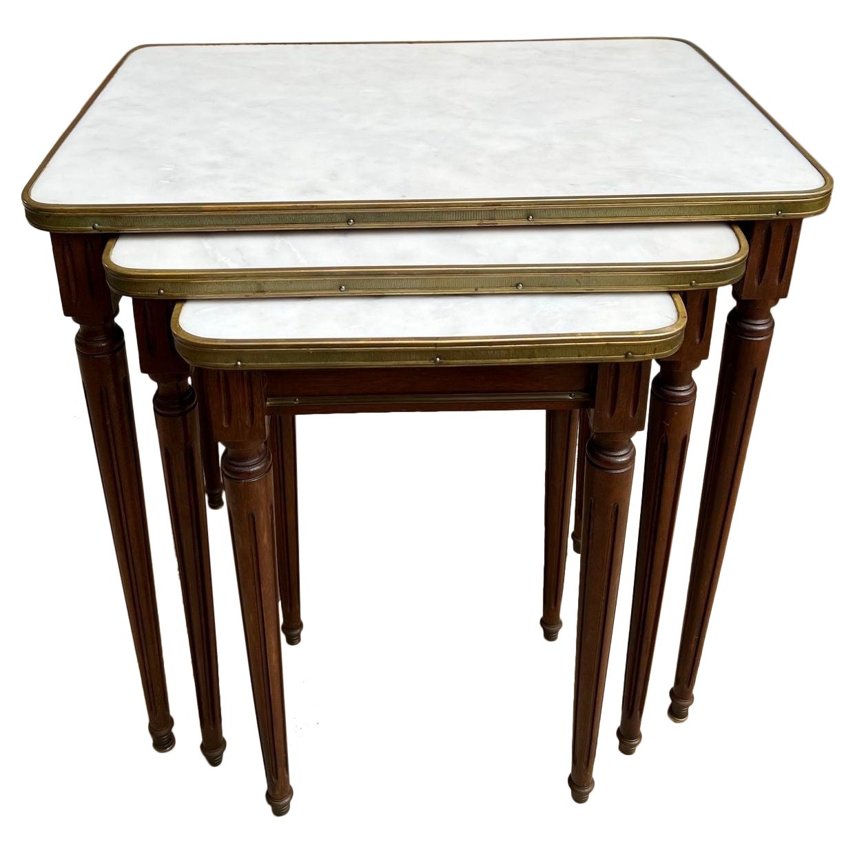 Set 3 Mesa nido francesa vintage MÁRMOL BLANCO Caoba Luis XVI Maison Jansen en venta