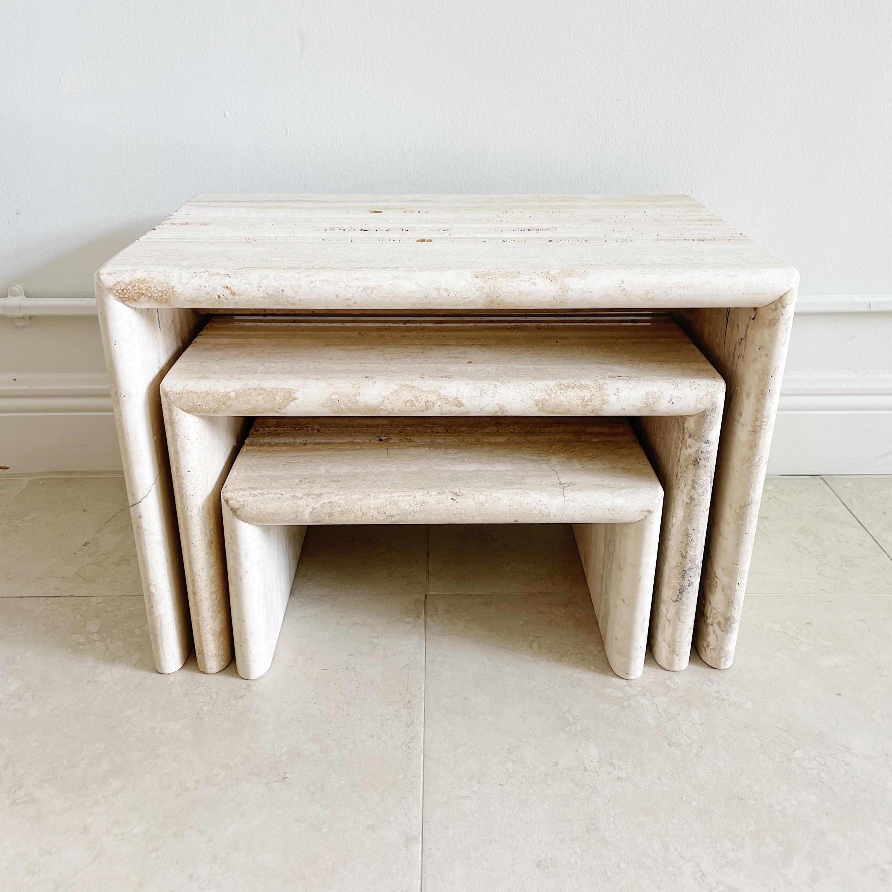 Set 3 Vintage Italian Travertine Marble Channeled Nesting Tables In Good Condition In West Palm Beach, FL