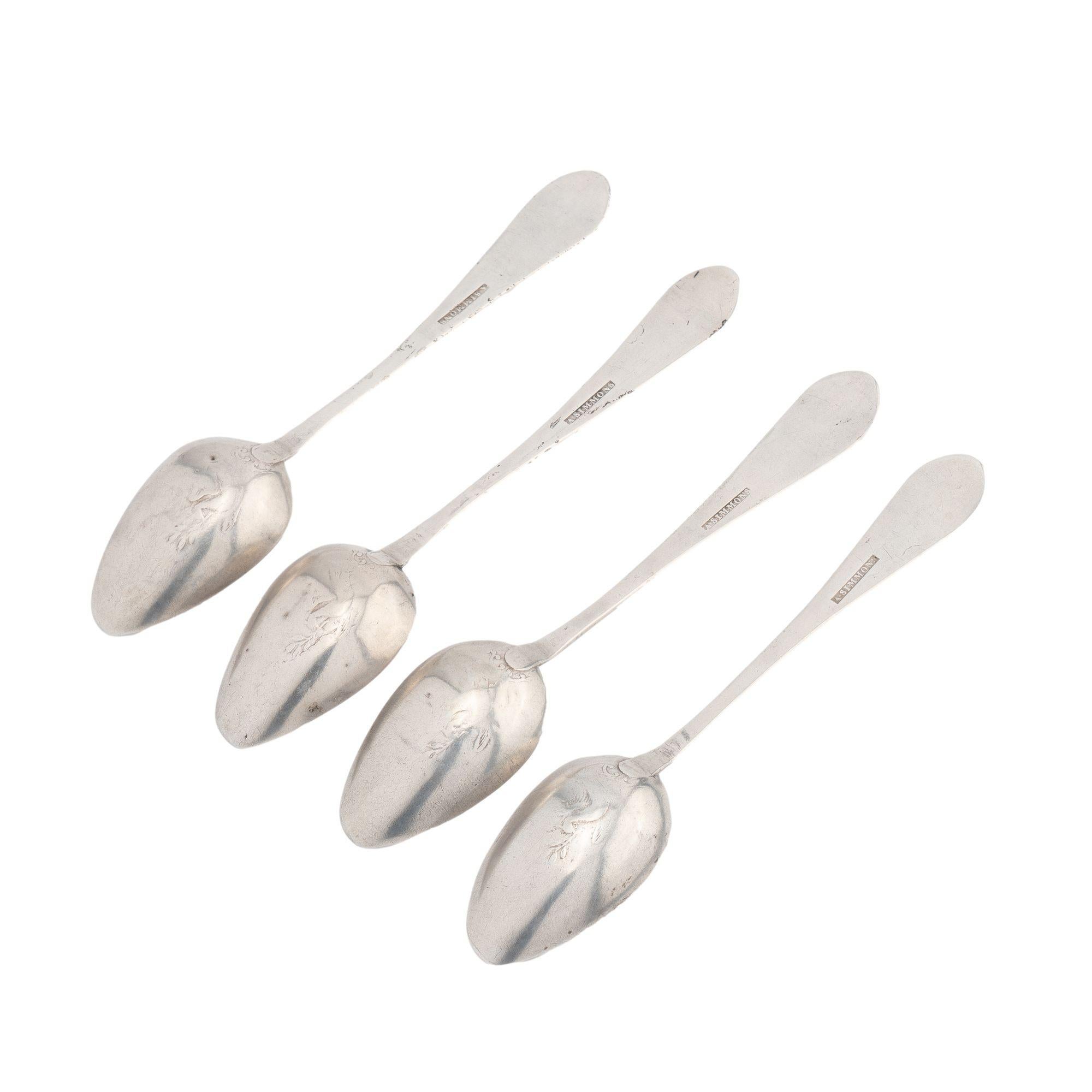 Set 4 American coin silver bird back tea spoons by Anthony Simmons, c. 1795-1808 In Good Condition For Sale In Kenilworth, IL