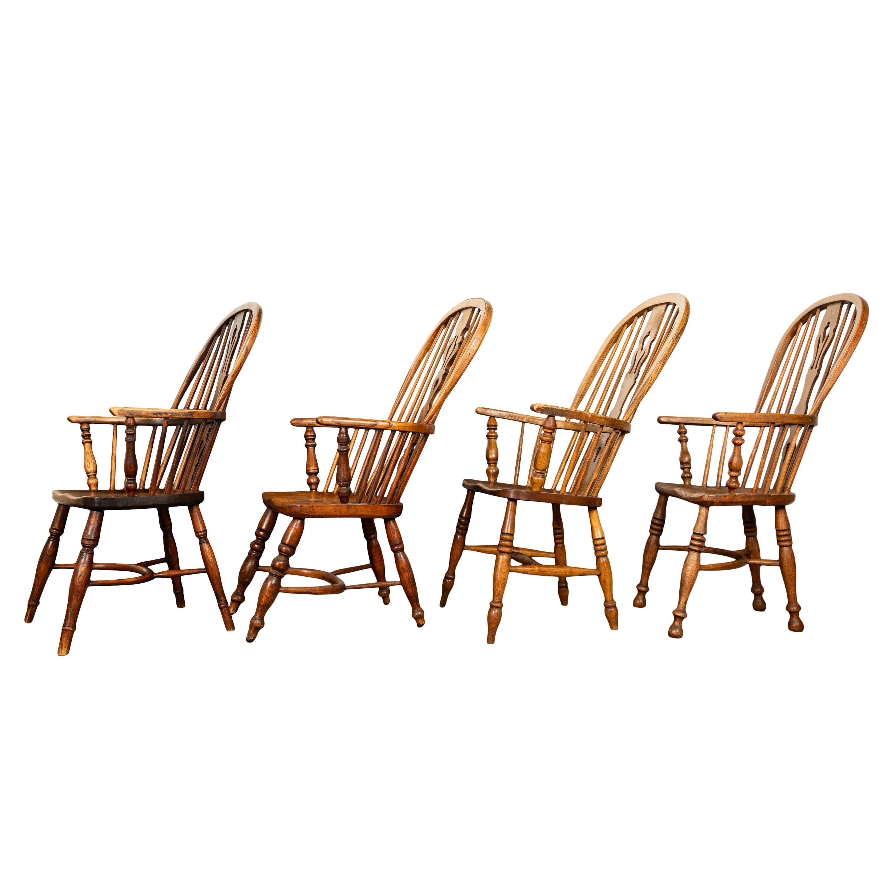 Milieu du XIXe siècle Set 4 chaises à accoudoirs English Country Antiques 19ème siècle à haut dossier en frêne et orme 1840  en vente