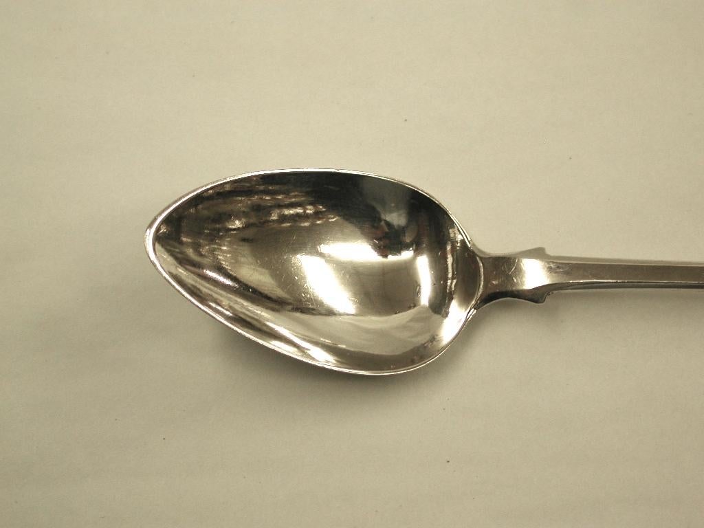 Écossais Ensemble de 4 cuillères à thé antiques en argent Dundee Fiddle, datées d'environ 1810 Alexander Cameron en vente