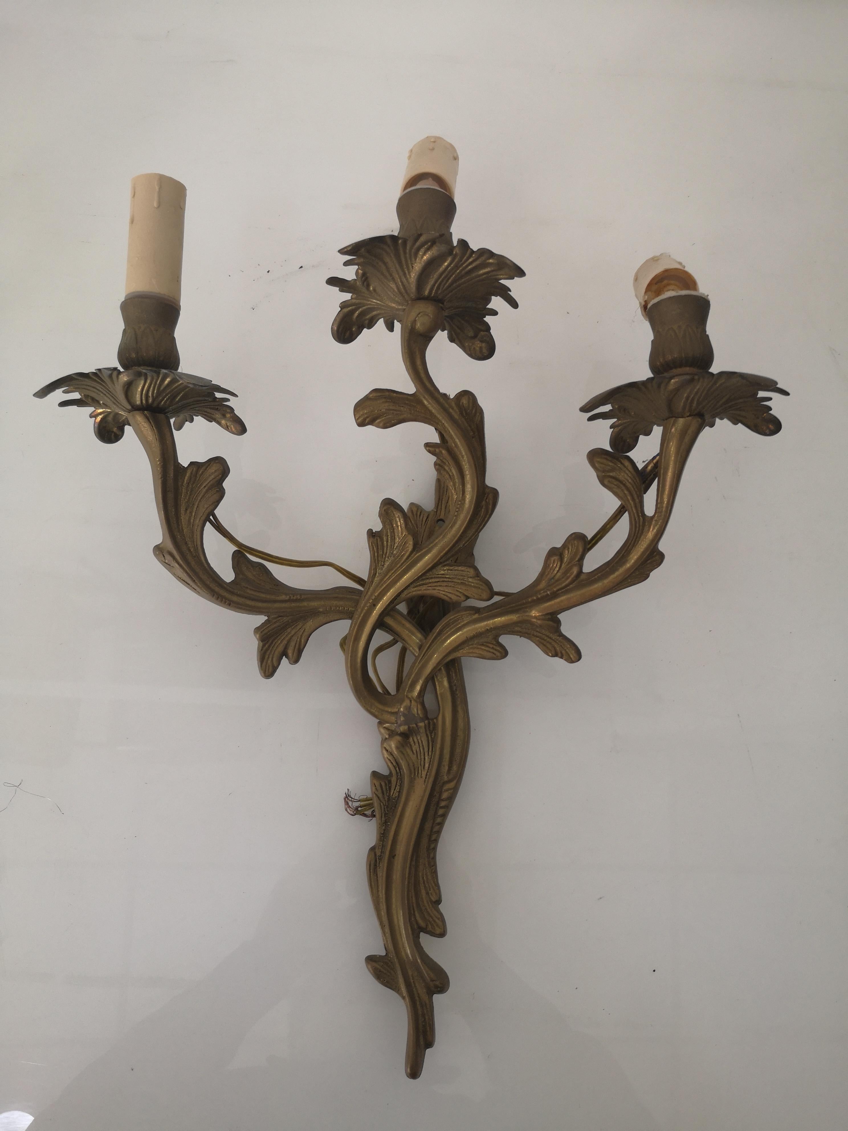 Mid-20th Century Set of 4 3-light bronze wall sconce in Louis XV style 1940s For Sale