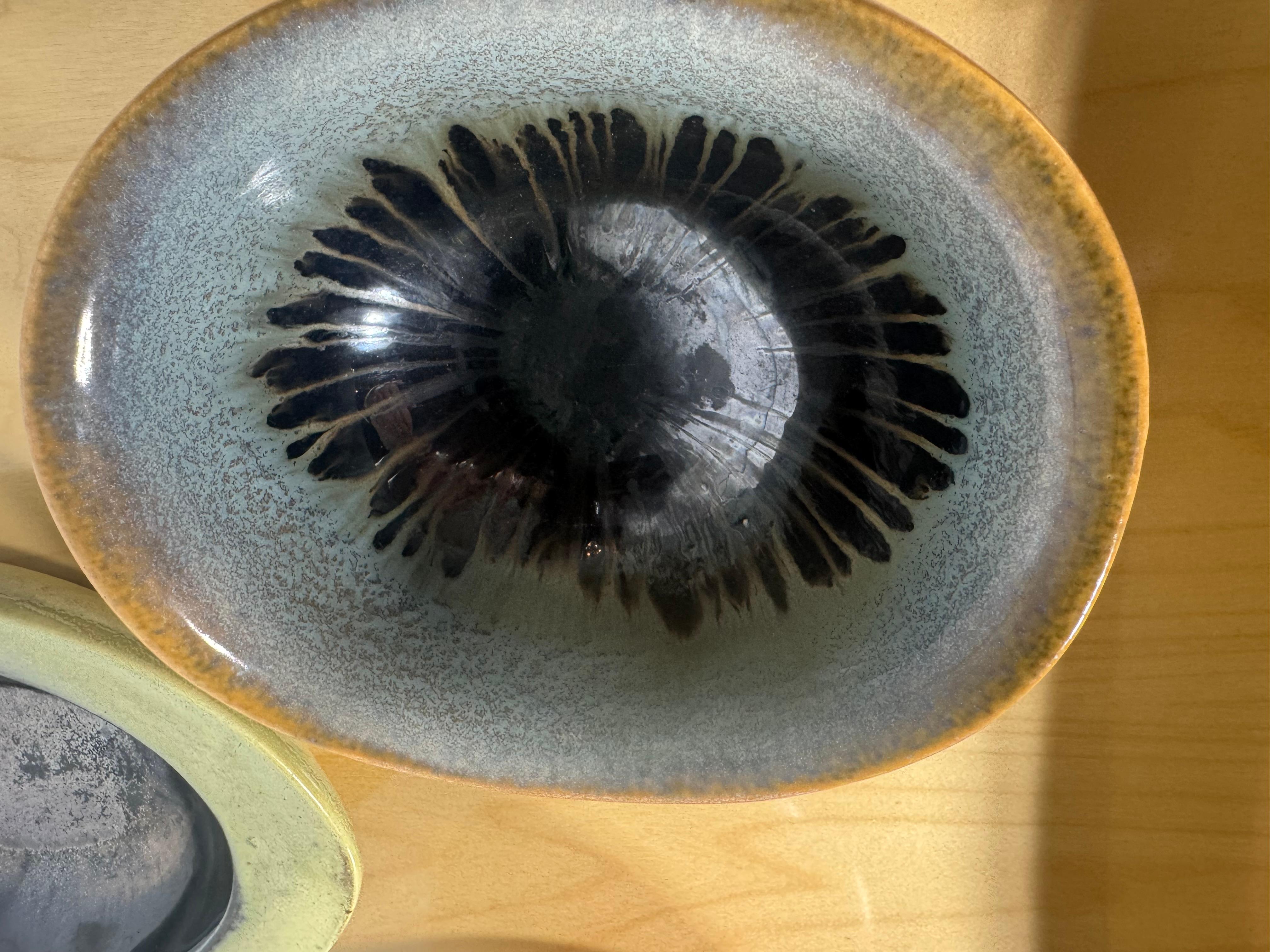 Metà XX secolo Set 4 Bauer vases / vessels by Russel Wright 1940's / Modernist in vendita