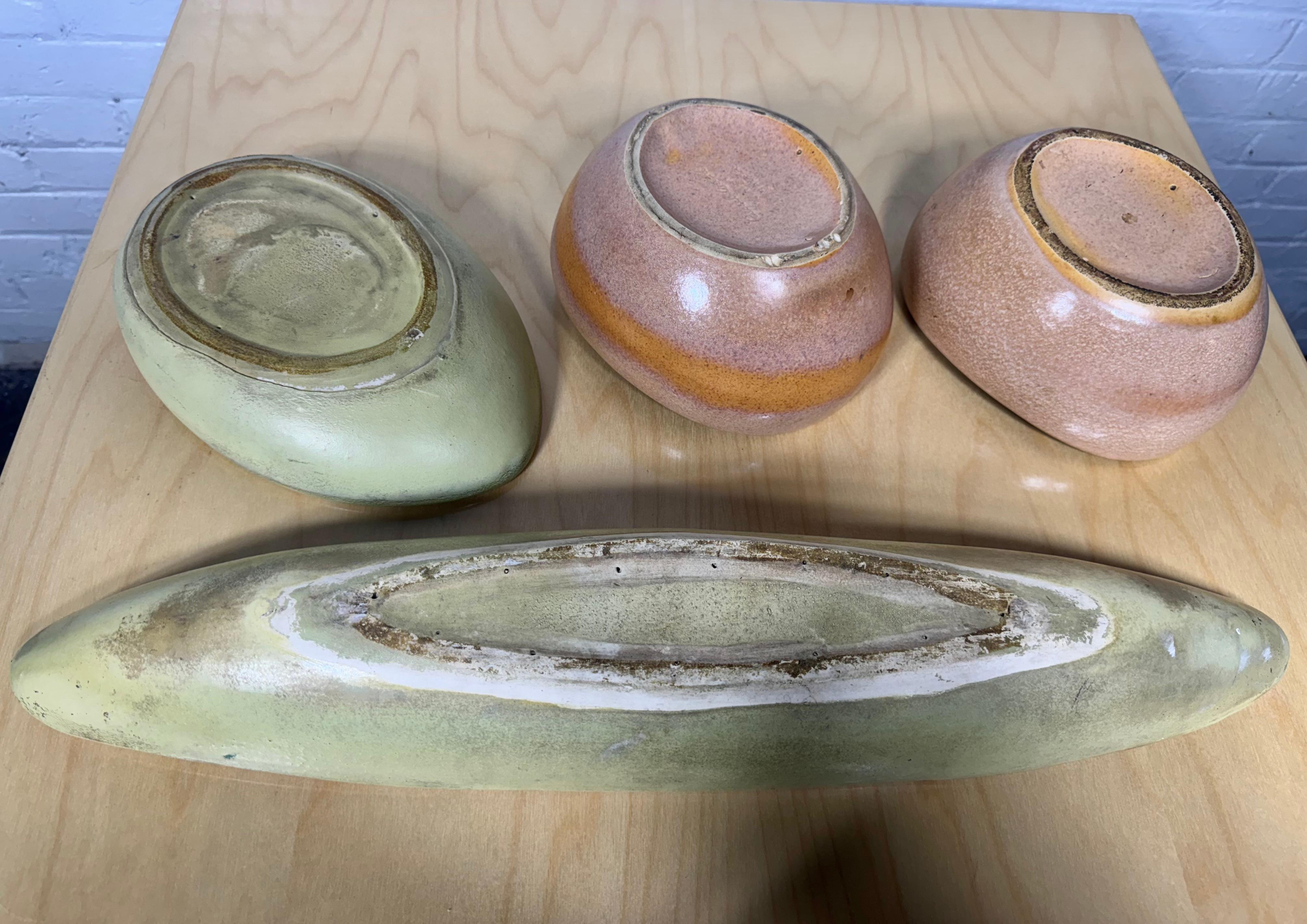 Ceramica Set 4 Bauer vases / vessels by Russel Wright 1940's / Modernist in vendita