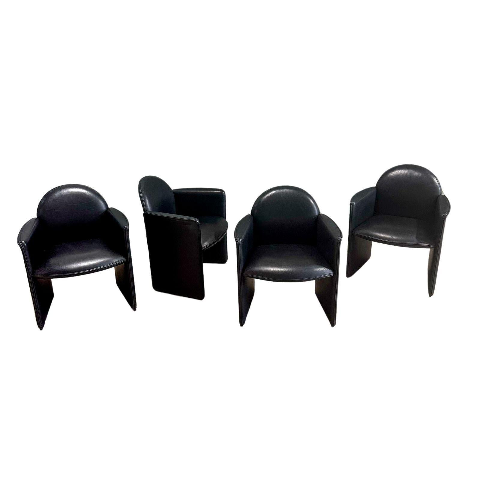 Set 4 Black Leather Italian Chairs, Italy 1980. Original leather.
Measure 31