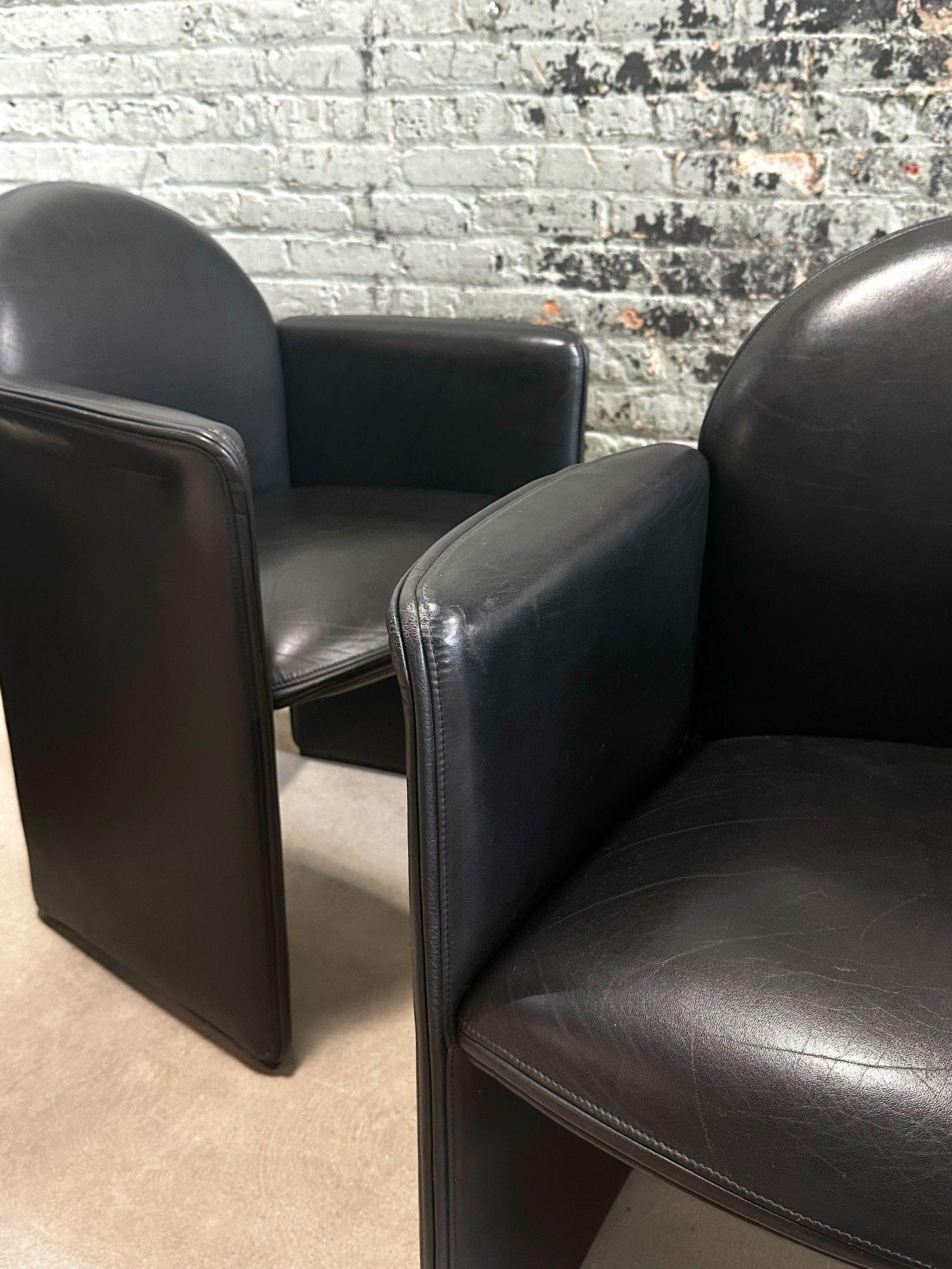 Set 4 Black Leather Italian Chairs, Italy 1980 For Sale 1