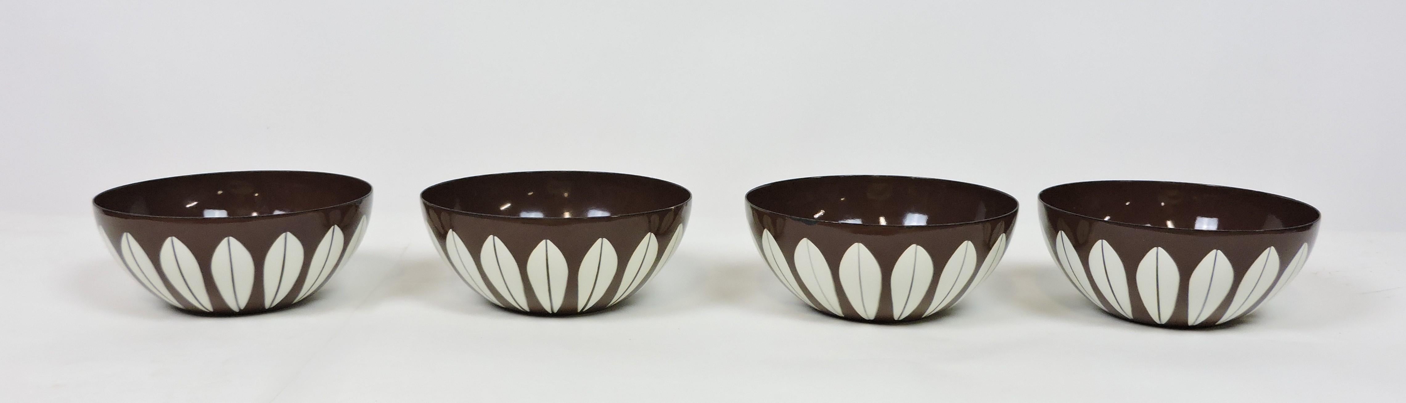 Enameled Set 4 Cathrineholm Norway MidCentury Modern Enamel Metal White/Brown Lotus Bowls For Sale