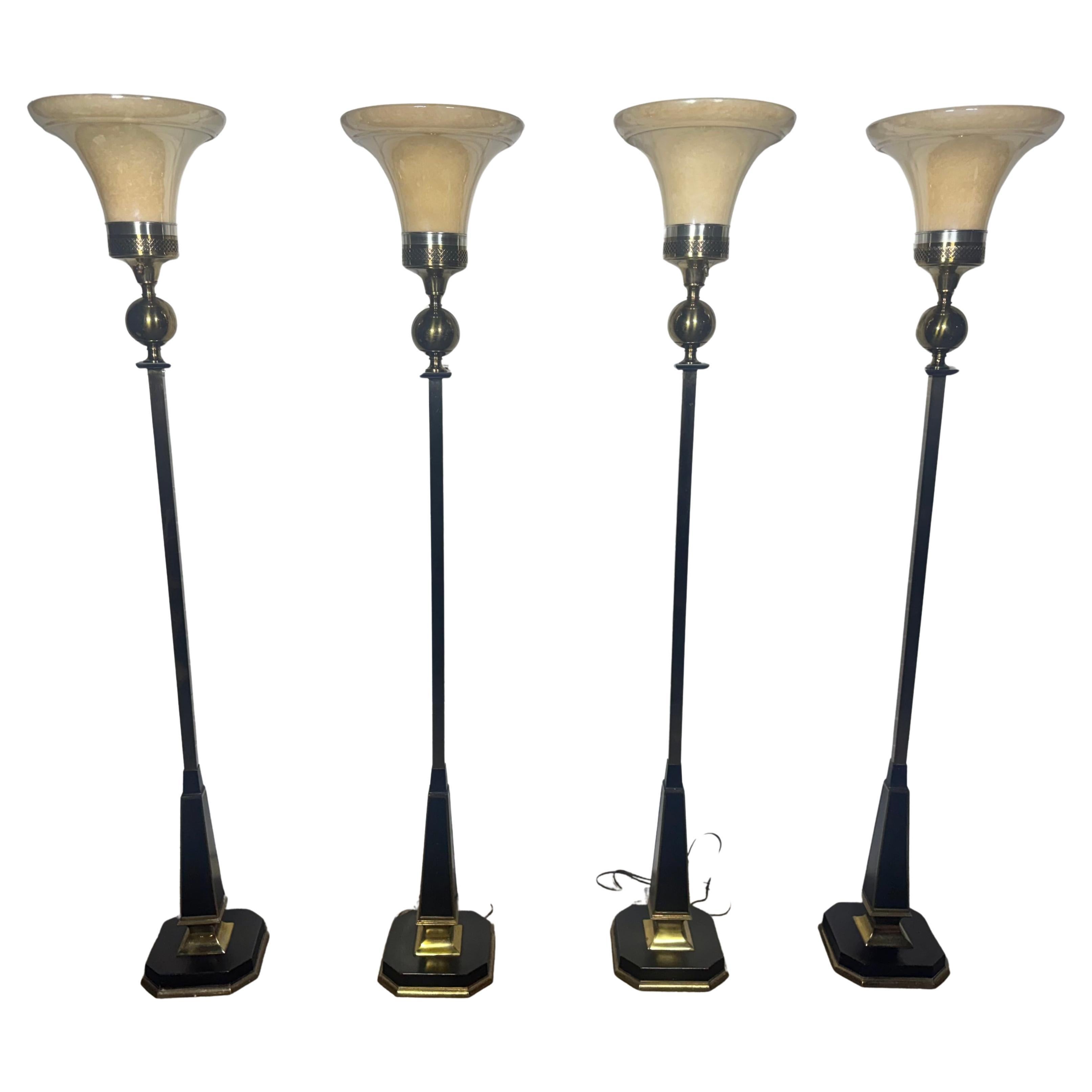 Set di 4 torchere classiche Art Deco/Regency in ottone e vetro. .attr a Rembrandt in vendita