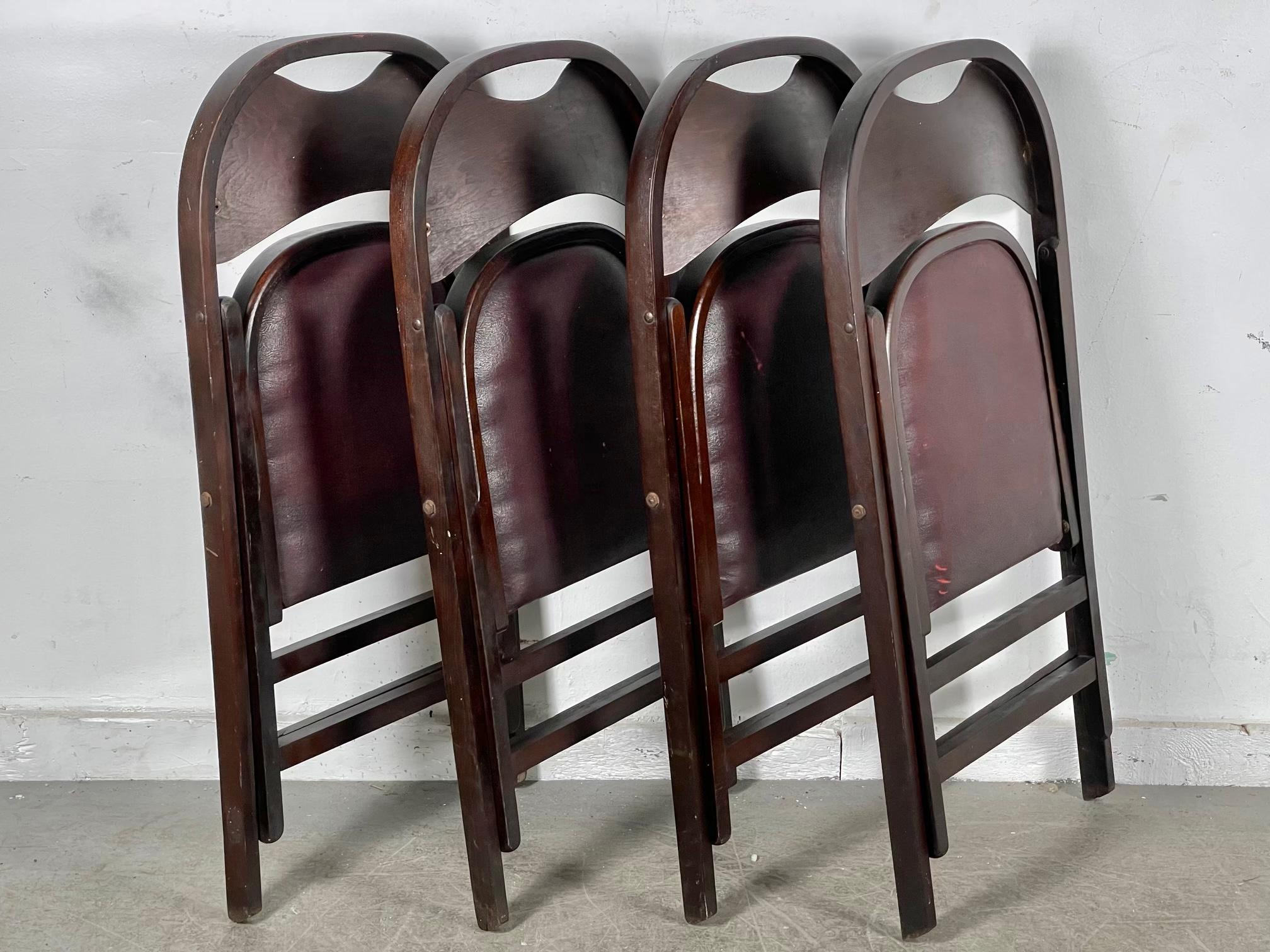Set 4 Classic Bauhaus Thonet Style Folding Chairs manufactured by Stakmore For Sale 6