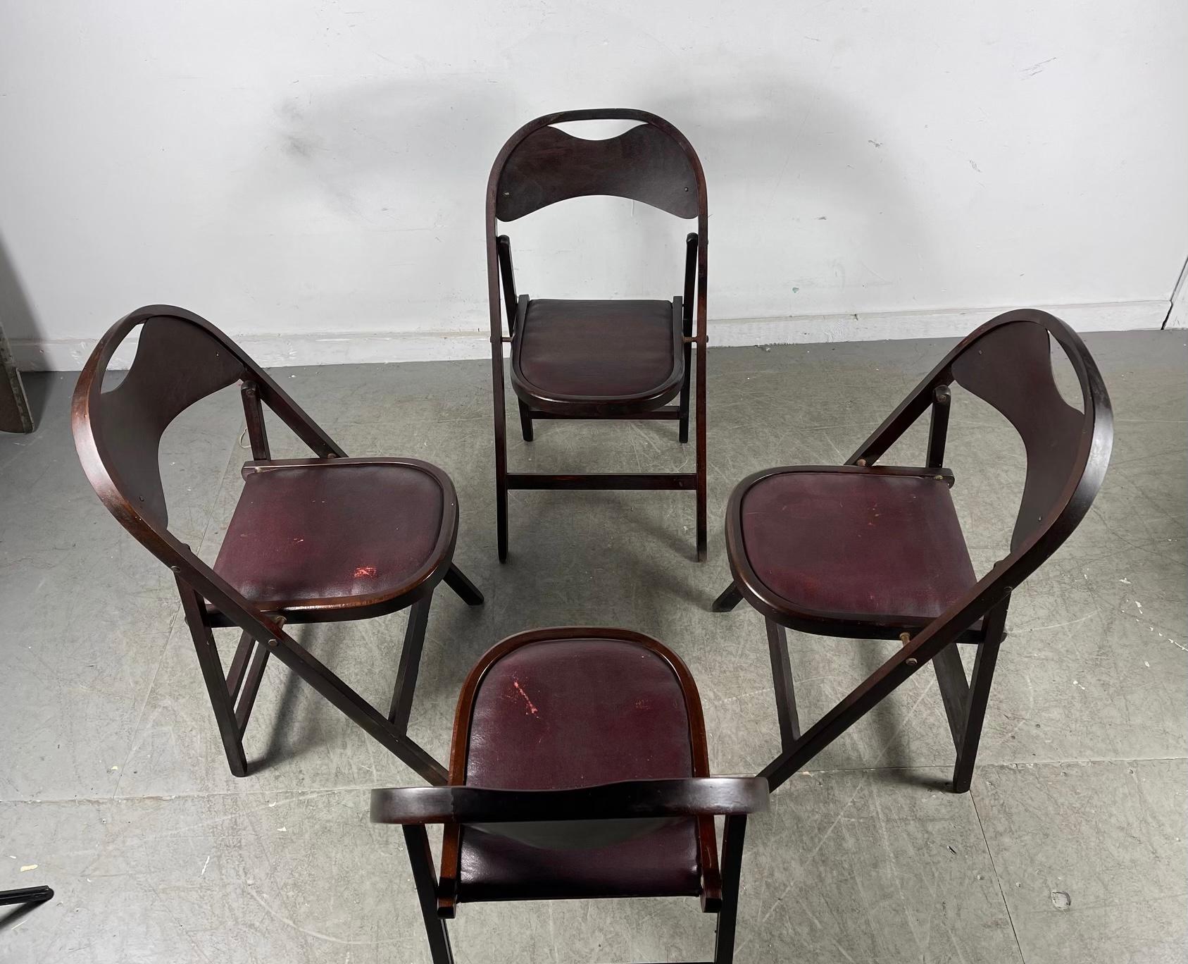 Wood Set 4 Classic Bauhaus Thonet Style Folding Chairs manufactured by Stakmore For Sale
