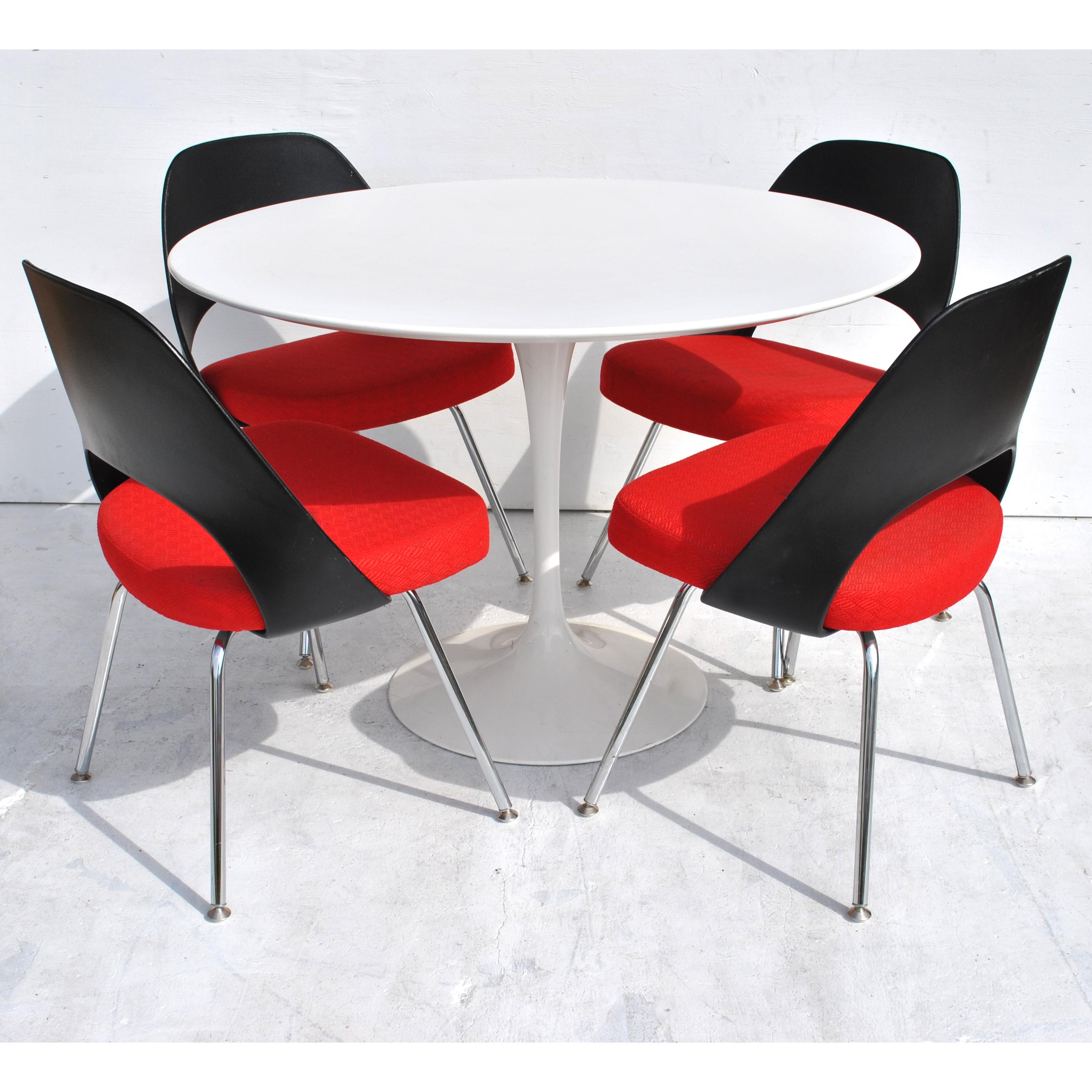 Set of Four Contemporary Knoll Eero Saarinen 72C-PC Dining Side Chairs 8