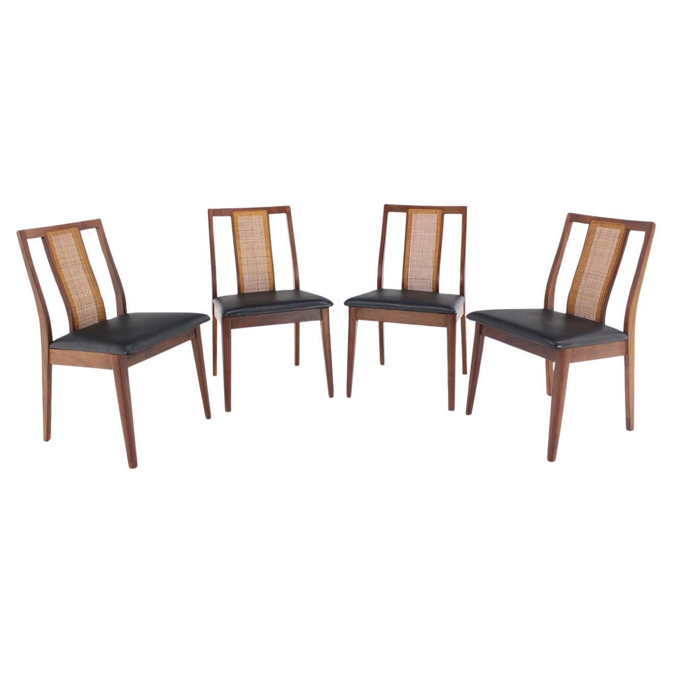 Ensemble de 4 chaises de salle à manger danoises Mid-Century Modern en noyer huilé à dossier canné MINT !