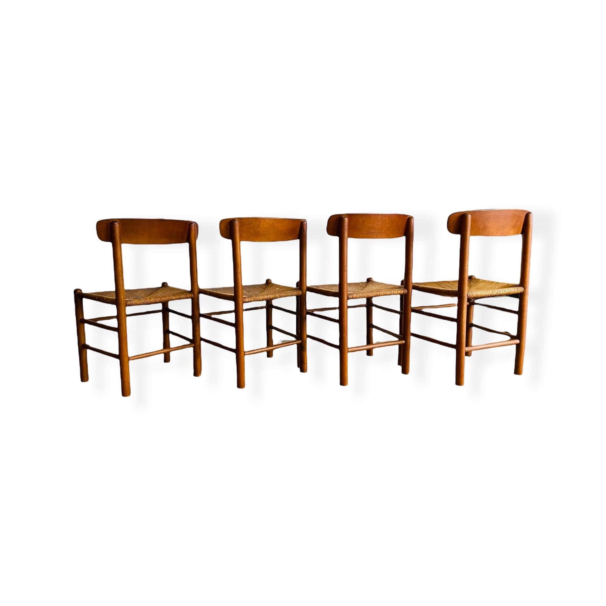 Here is a beautiful set 4 Danish modern paper cord chairs by Børge Morgensen for FDB Møbler model ‘J39’ circa 1947. This chairs are in great vintage condition with normal wear consistent with age and use.

Measures: W 19” x D 15.5” x H 31” x SH