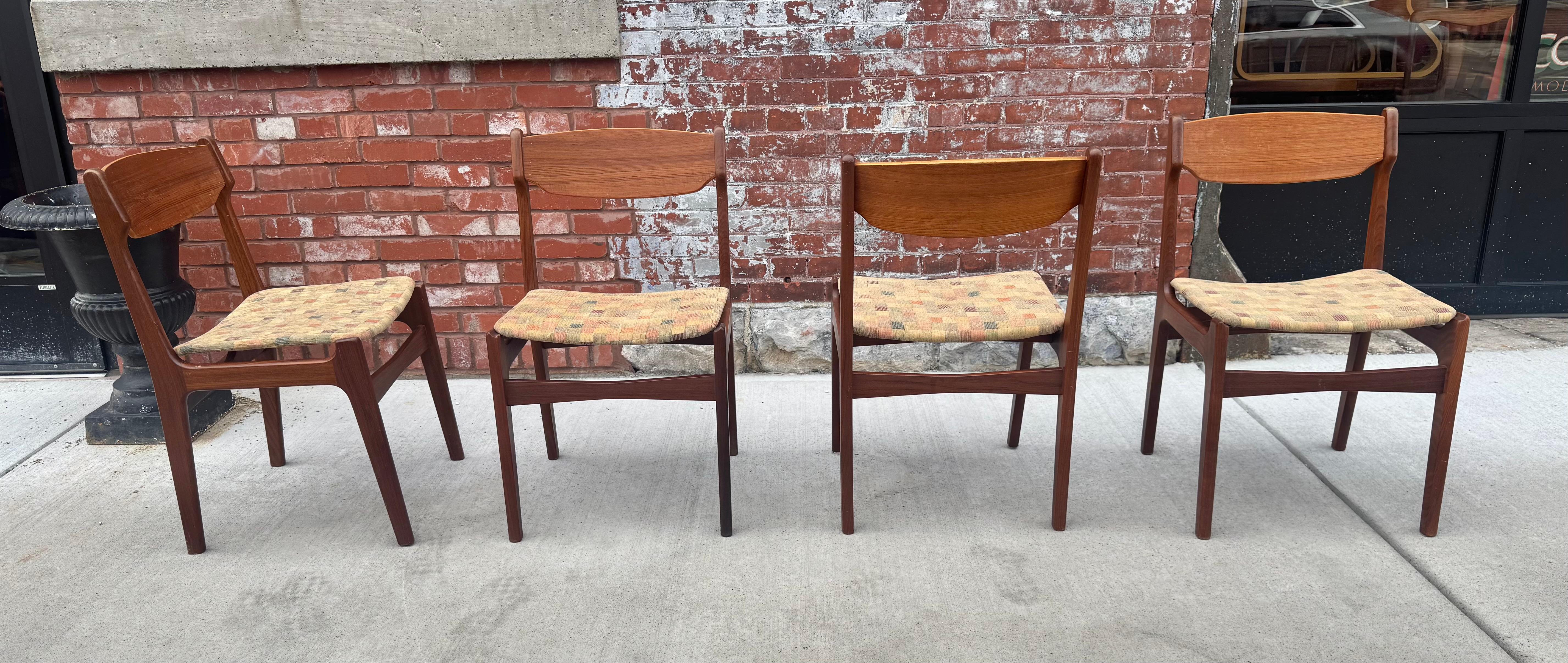 Set 4 sedie da pranzo moderne danesi in teak Erik Buch in vendita 3