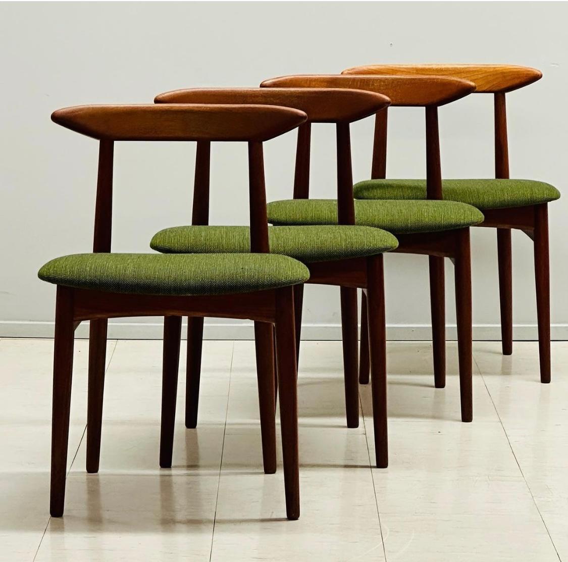 Scandinavian Modern Set 4 Danish Teak Chairs by Arne Hovmand-Olsen for Mogens Kold, 1950s For Sale