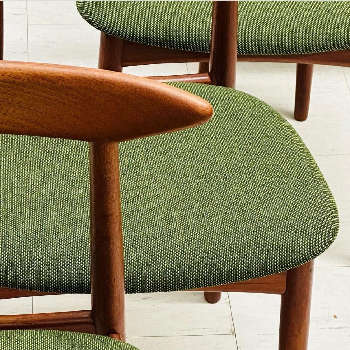 Fabric Set 4 Danish Teak Chairs by Arne Hovmand-Olsen for Mogens Kold, 1950s For Sale