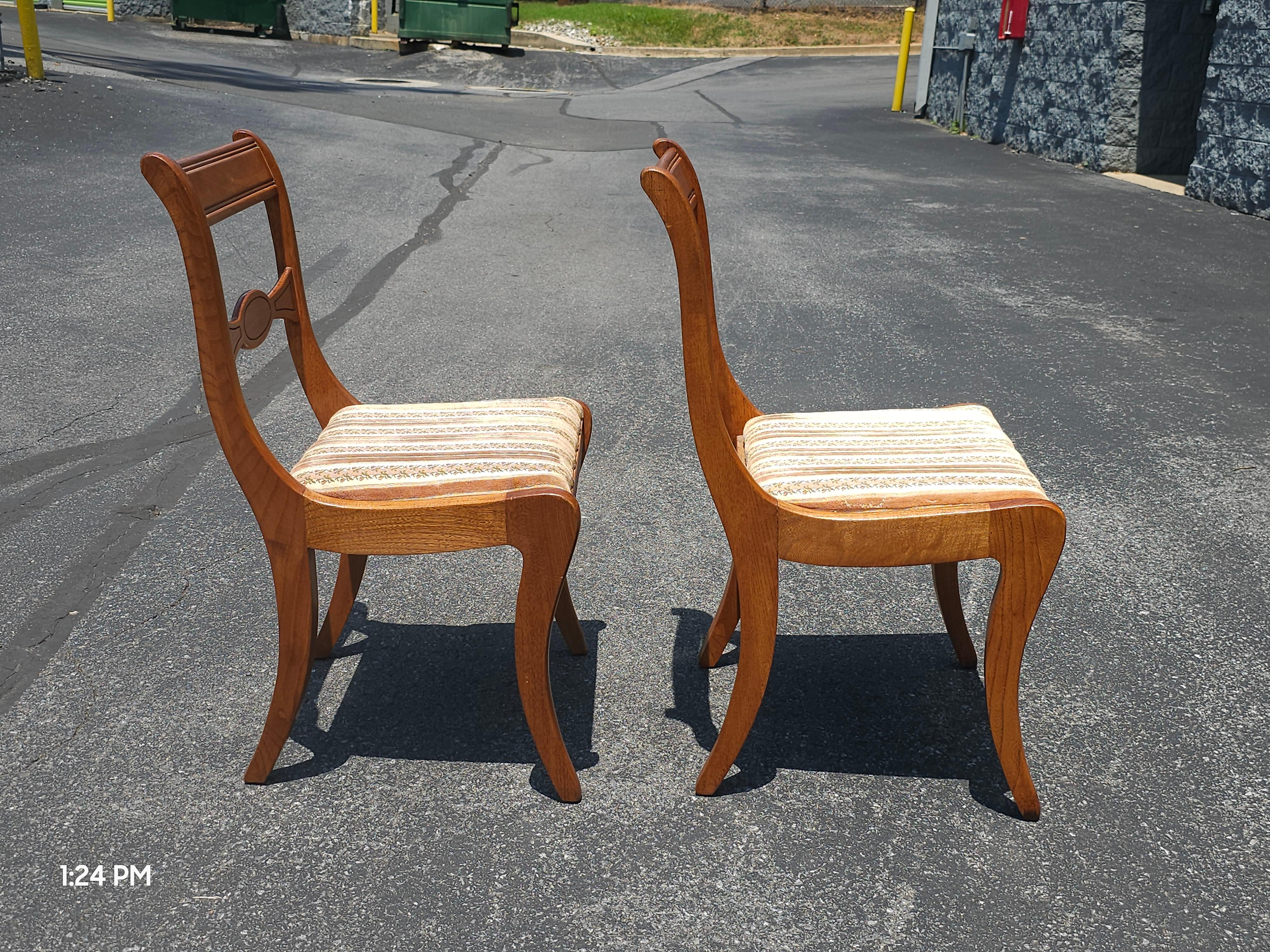 Set di 4 sedie imbottite con schienale a scaletta Duncan Phyfe di Payne Furniture dell'inizio del XX secolo in vendita 3