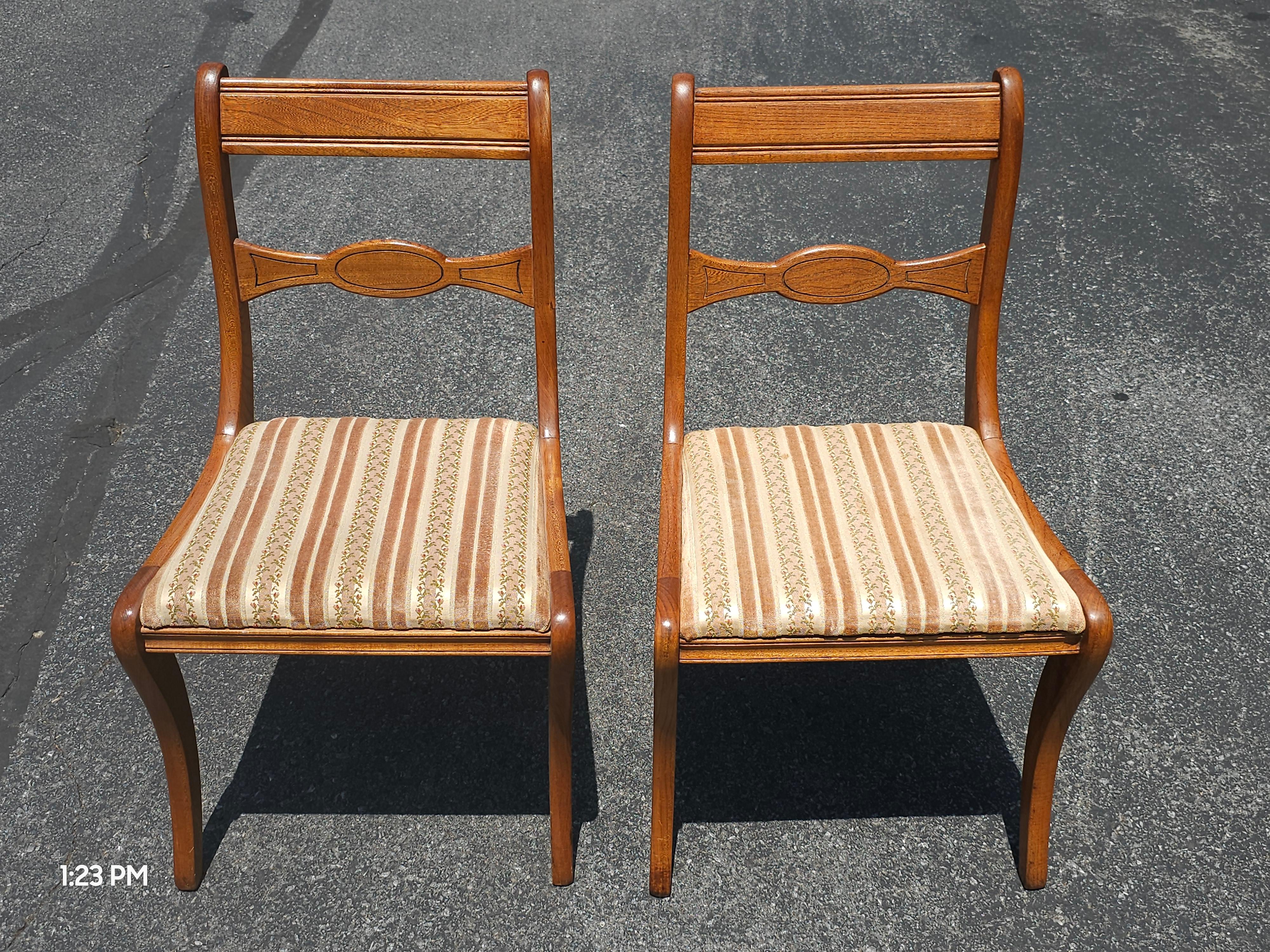 Set di 4 sedie imbottite con schienale a scaletta Duncan Phyfe di Payne Furniture dell'inizio del XX secolo In condizioni buone in vendita a Germantown, MD