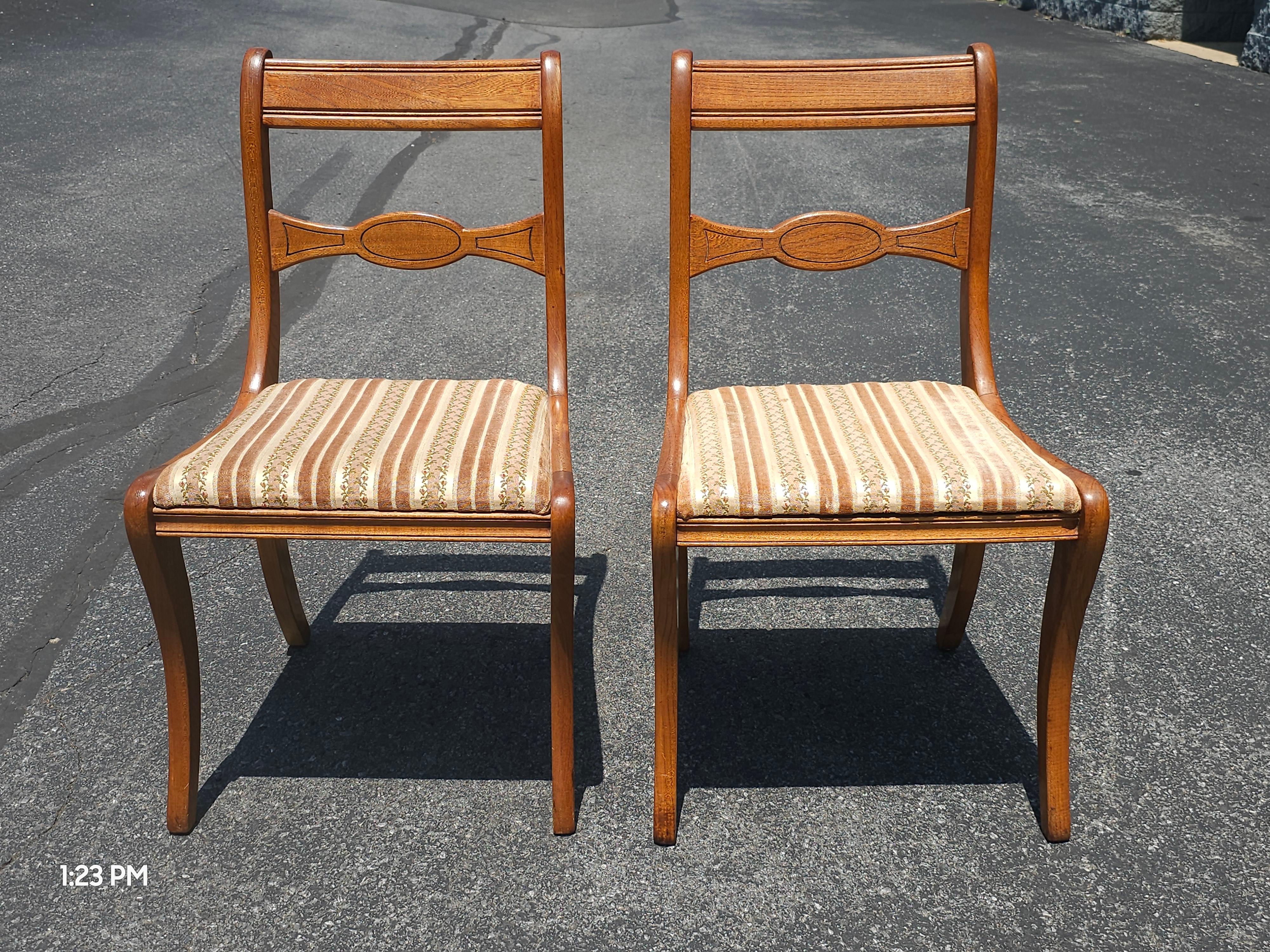 Set di 4 sedie imbottite con schienale a scaletta Duncan Phyfe di Payne Furniture dell'inizio del XX secolo in vendita 1