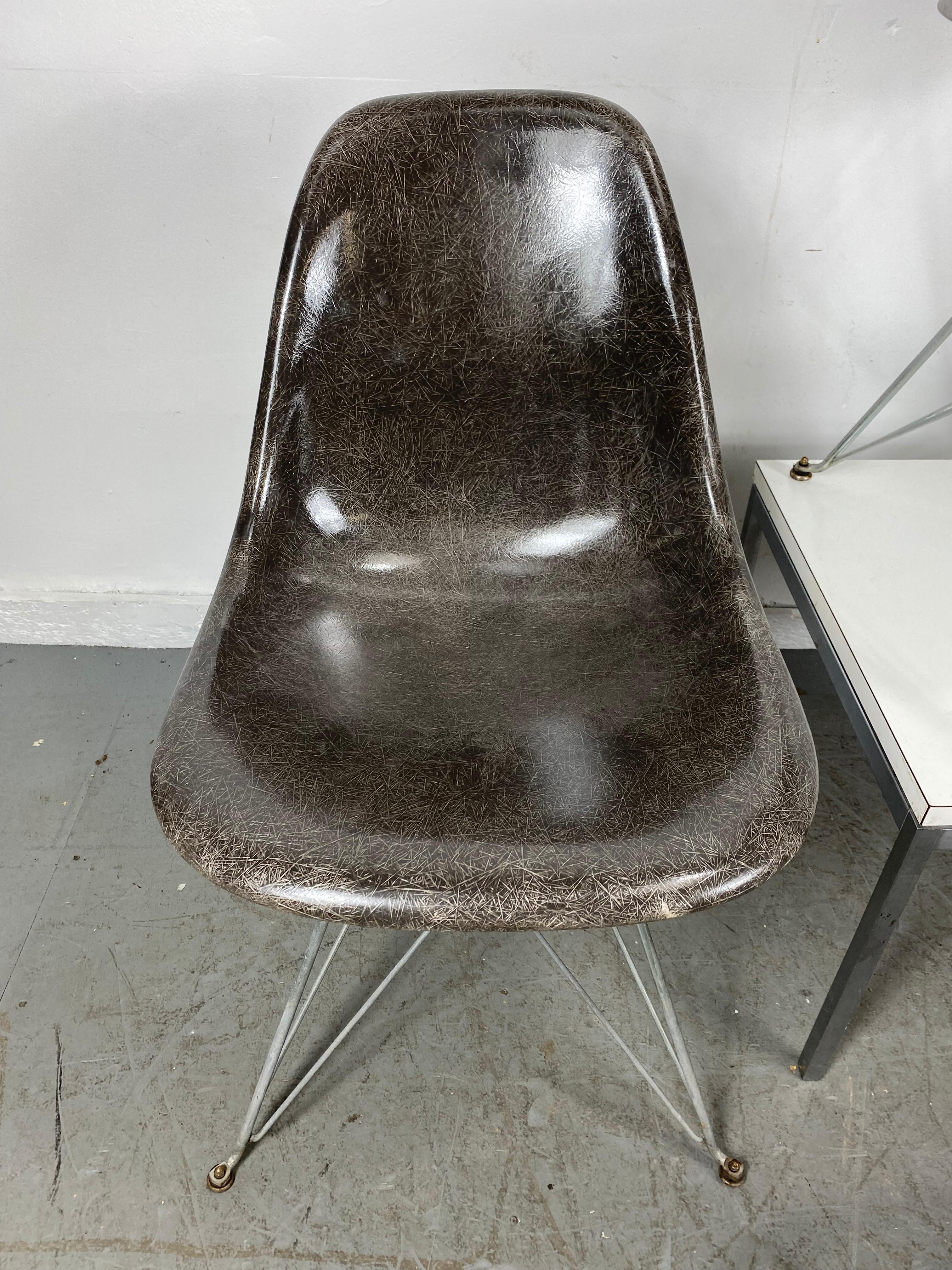 Mid-Century Modern Set 4 Early Eames Fiberglass DSR Chairs on Eiffel Tower Bases