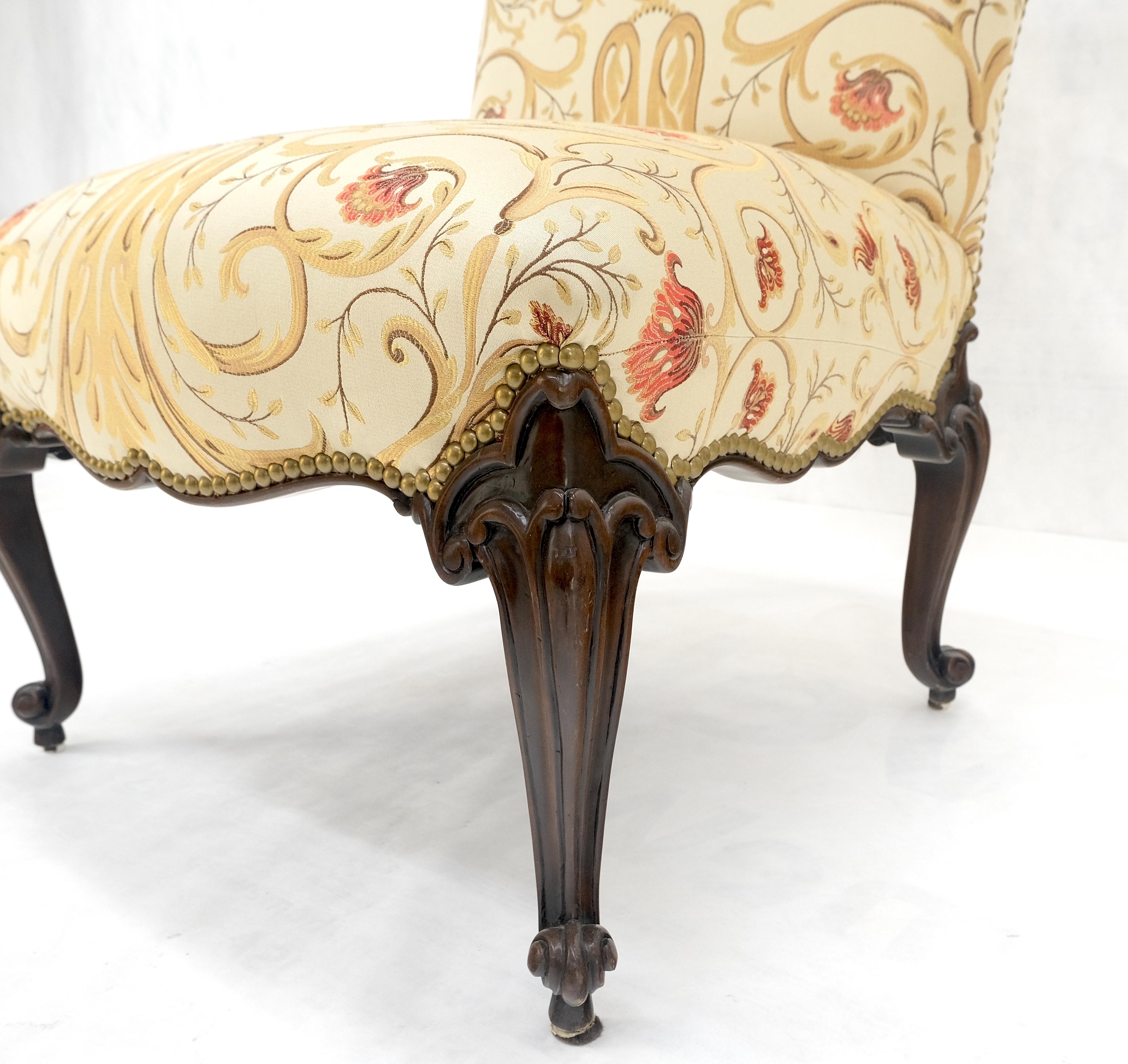 Set 4 Sessel ohne Armlehne mit floraler Gold- und Rotpolsterung und fein geschnitzten Beinen, MINT! (Hollywood Regency) im Angebot