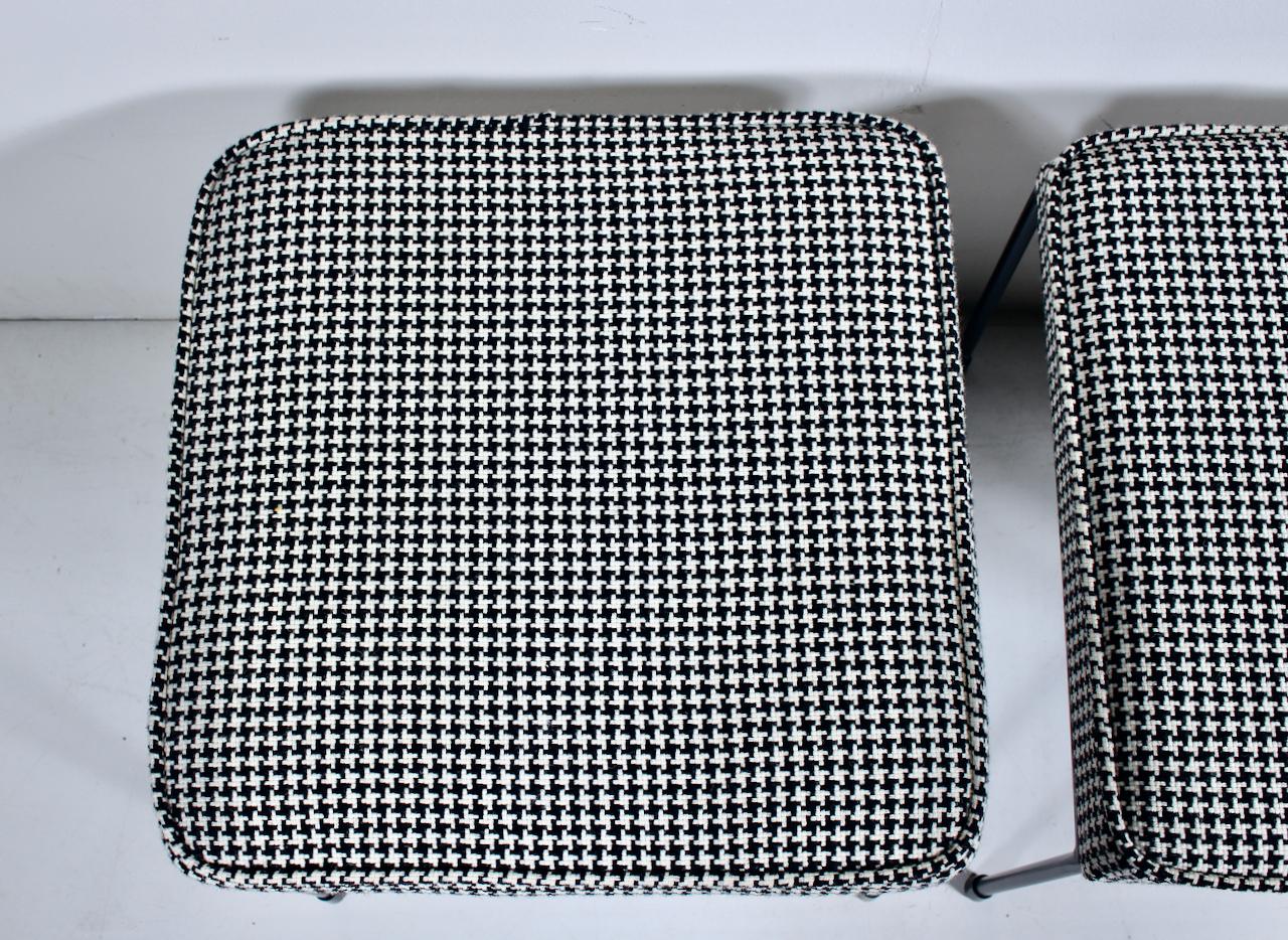 Set 4 Frederick Weinberg Eisen-Ottomanen mit Jack Larsen „Houndstooth“-Stoff im Angebot 11