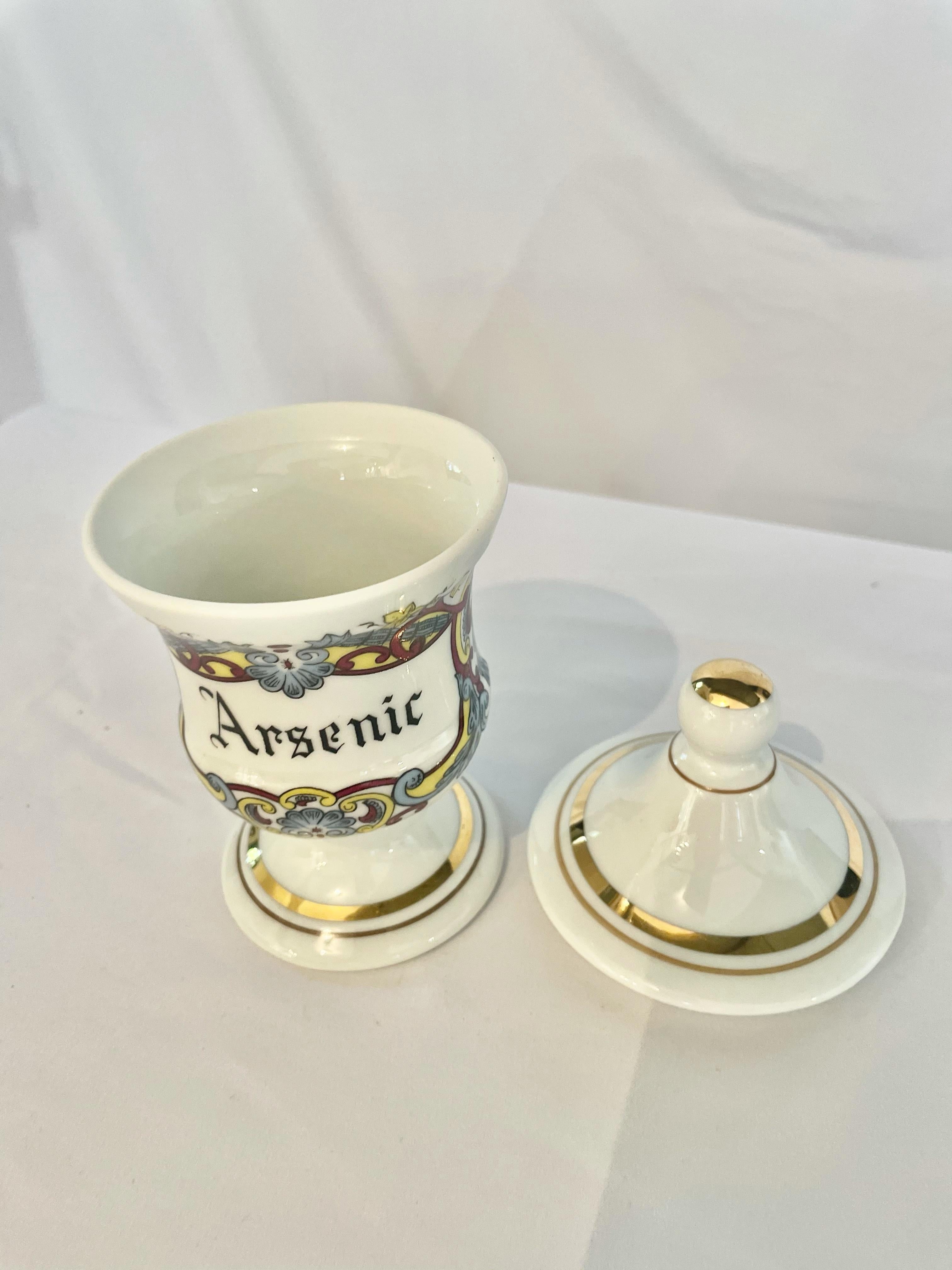 Set 4 French Apothecary Jars Cocaine Opium Arsenic Tabac 19th Porcelain Limoges In Good Condition In L'Isle sur la Sorgue, FR