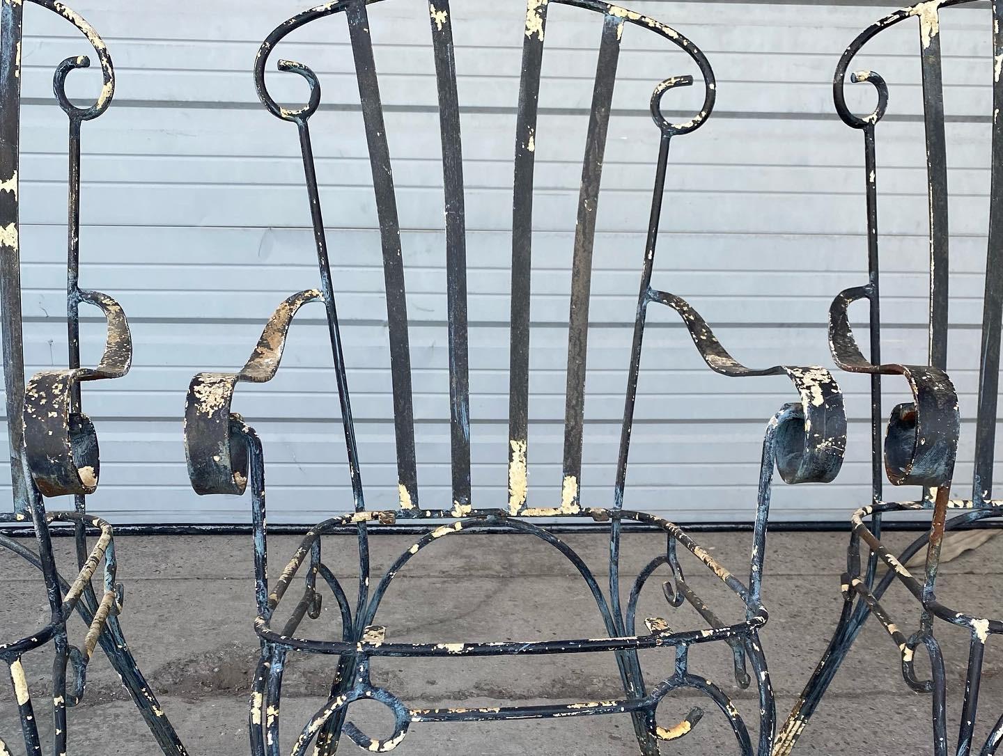 Ensemble français/italien de 4 fauteuils de jardin en fer, probablement Salterini Abîmé - En vente à Buffalo, NY