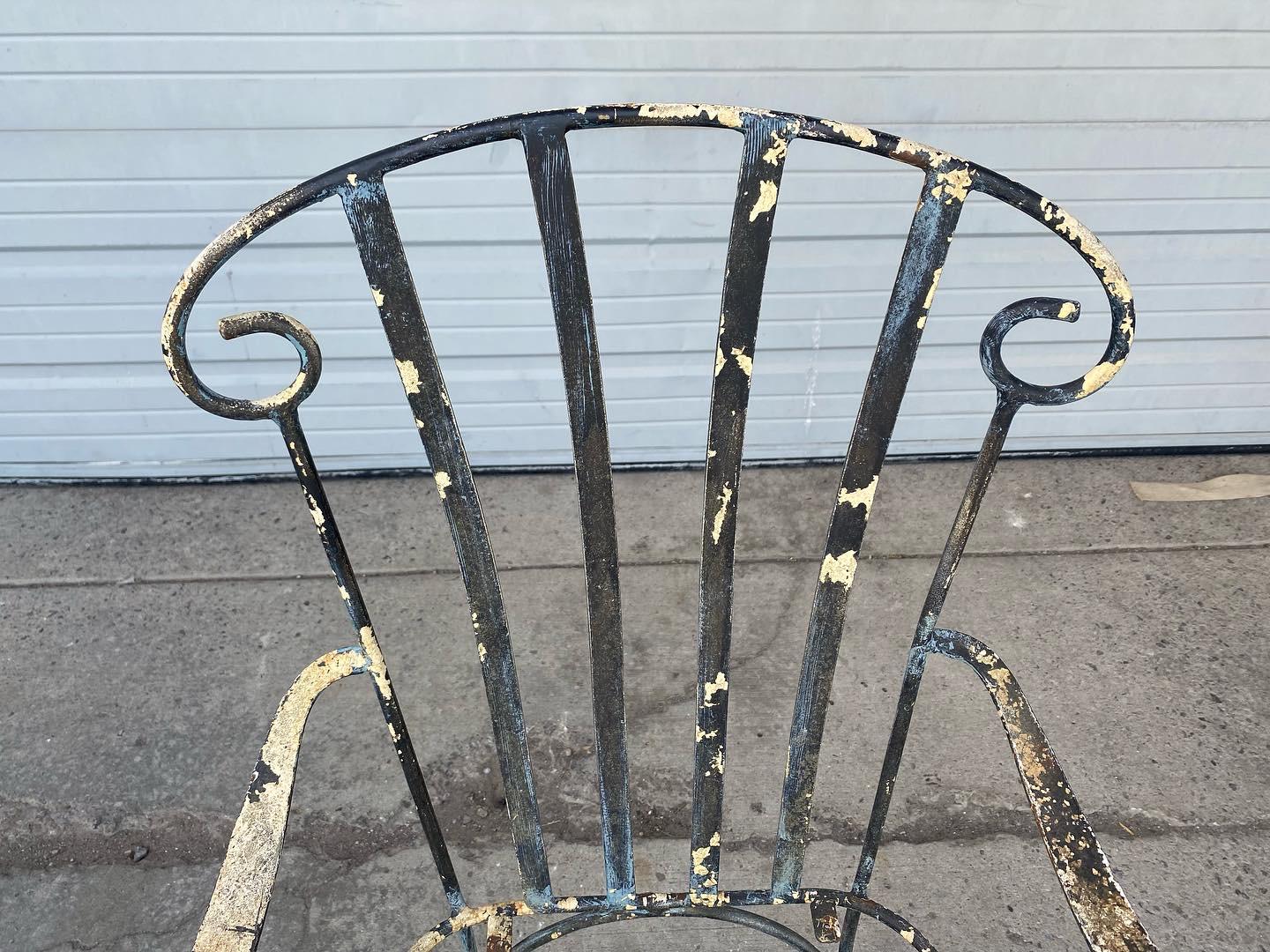 Fer forgé Ensemble français/italien de 4 fauteuils de jardin en fer, probablement Salterini en vente