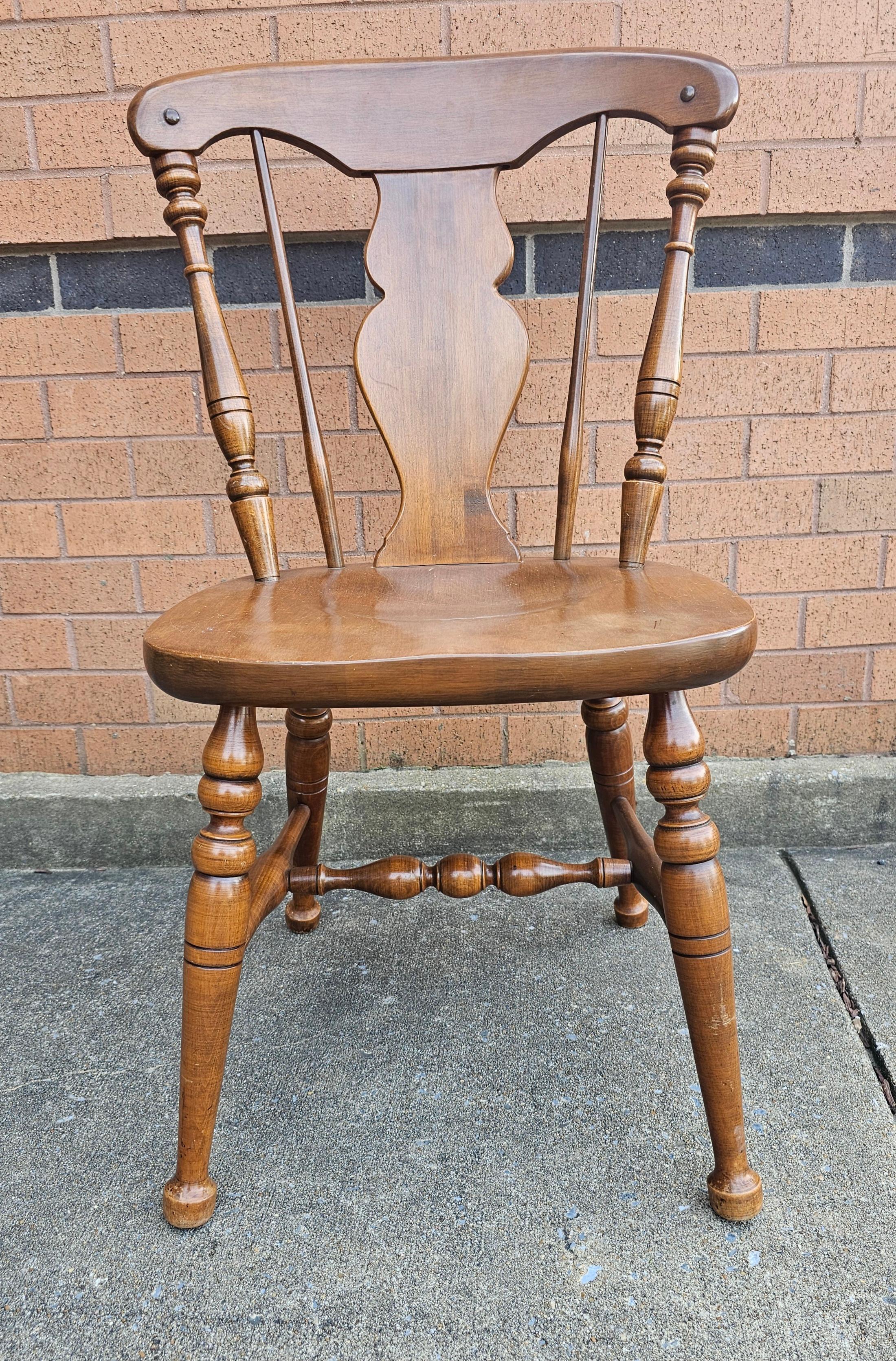 Stained Set 4 Heywood Wakefield Hard Rock Maple Cinnamon Colonial Style Splat Back Chair For Sale