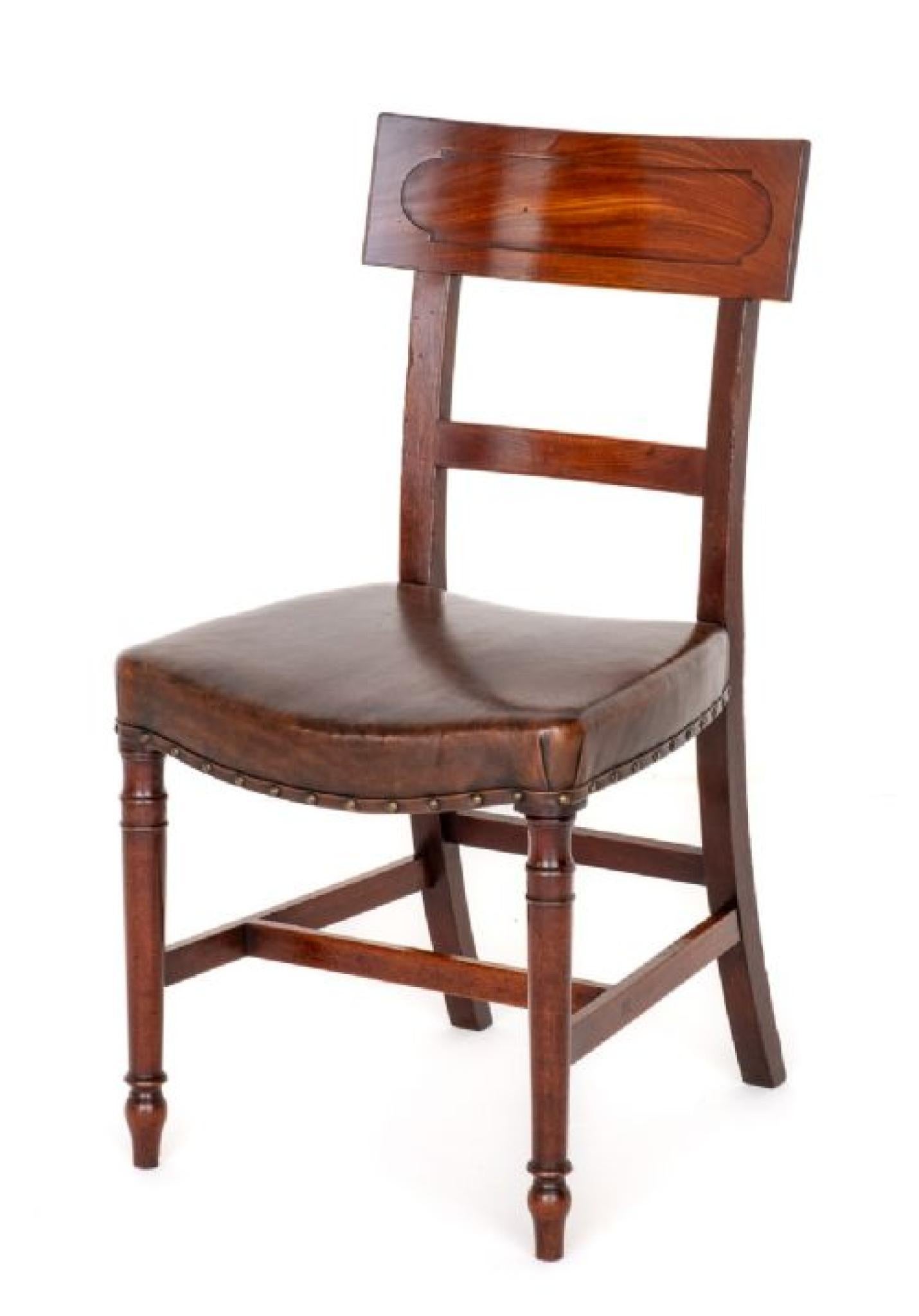 Début du XIXe siècle Ensemble de 4 chaises de salle à manger Regency en acajou 1815 en vente