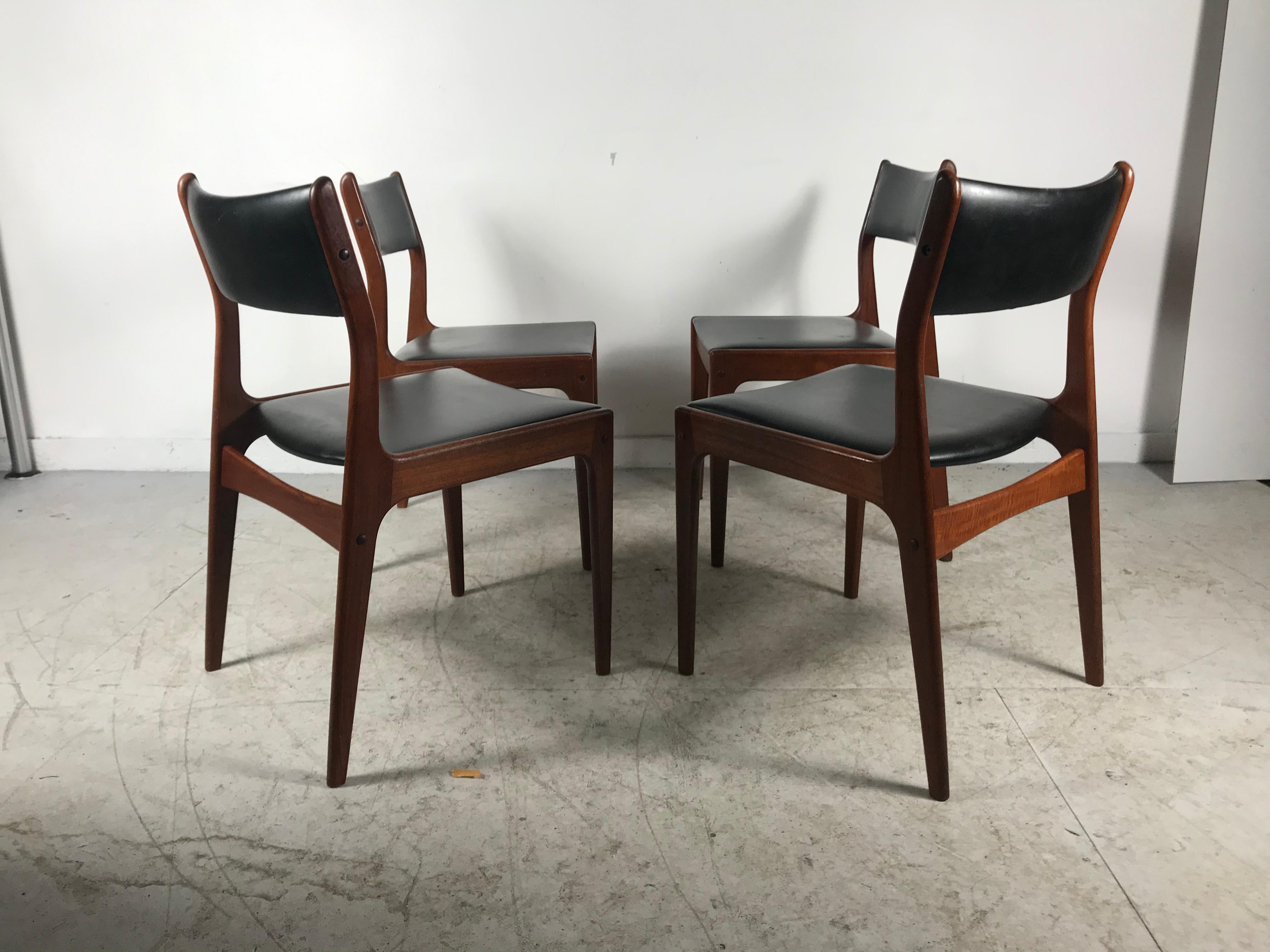 set of 4 dinning chairs